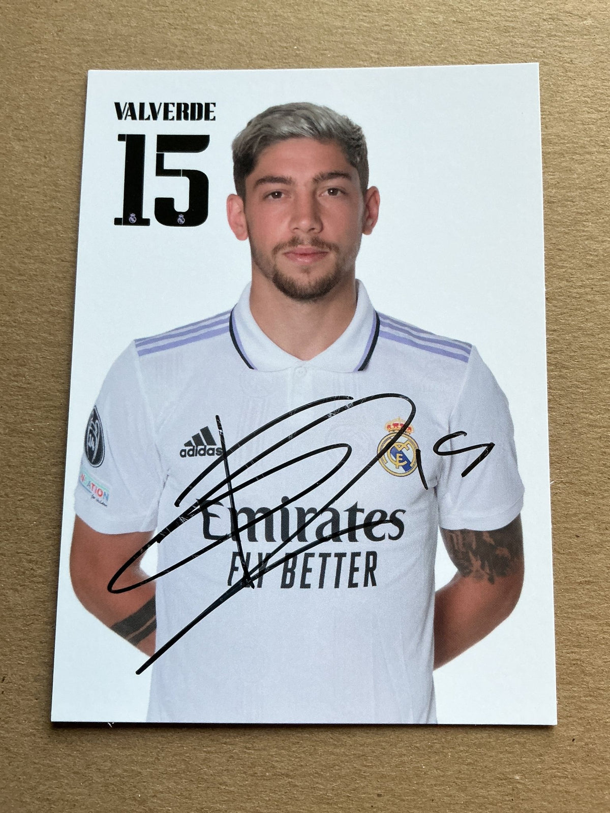 Federico Valverde, Uruguay 🇺🇾 Real Madrid 2022/23 hand signed - Autographs-World