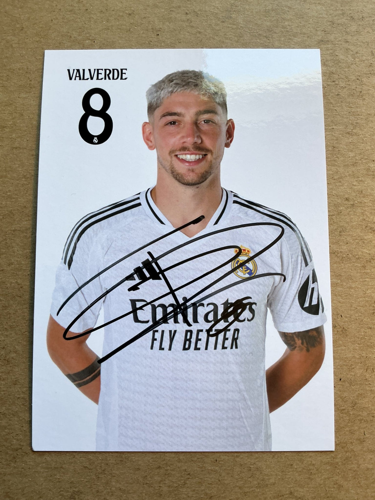 Federico Valverde, Uruguay 🇺🇾 Real Madrid 2024/25 hand signed - Autographs-World