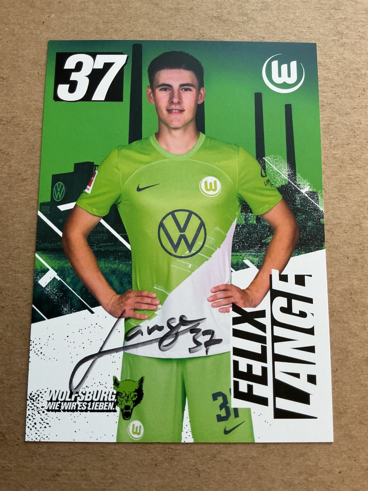 Felix Lange, Germany 🇩🇪 VfL Wolfsburg 2023/24 hand signed - Autographs-World