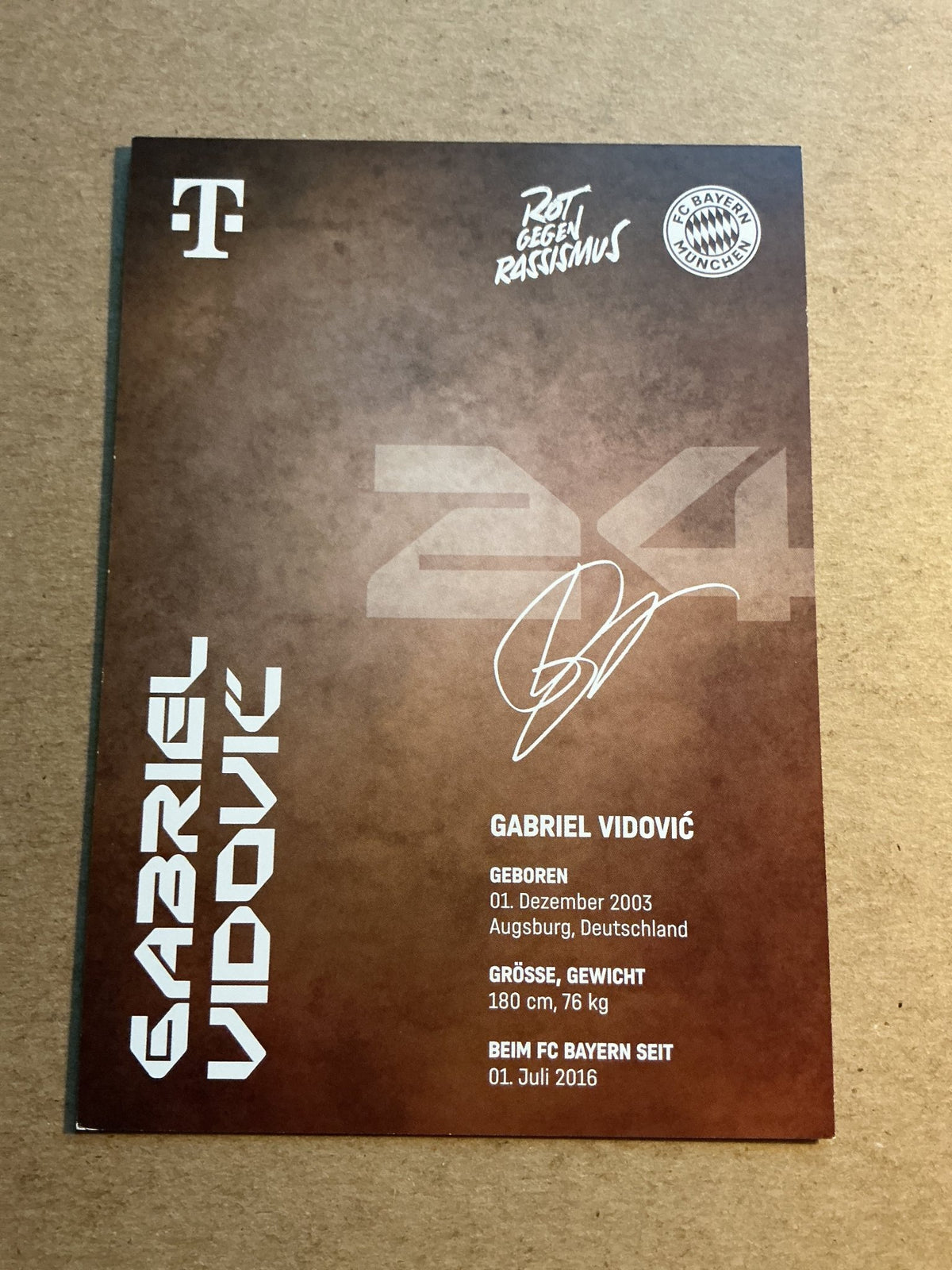 Gabriel Vidović, Croatia 🇭🇷 FC Bayern München 2024/25 hand signed - Autographs-World