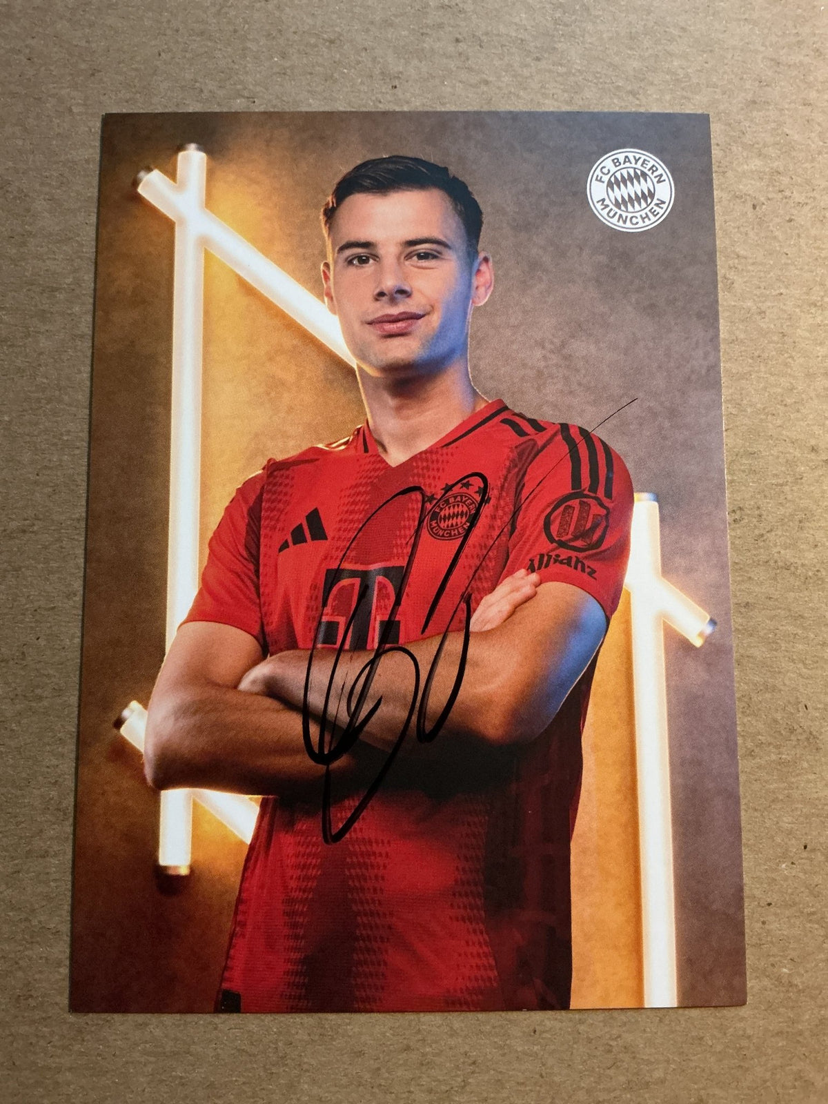 Gabriel Vidović, Croatia 🇭🇷 FC Bayern München 2024/25 hand signed - Autographs-World
