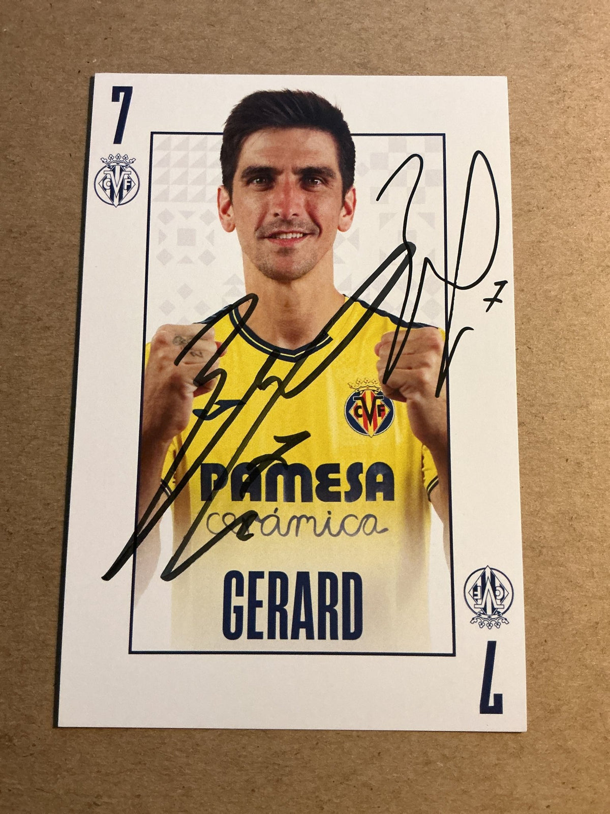 Gerard Moreno, Spain 🇪🇸 Villarreal CF 2024/25 hand signed - Autographs-World