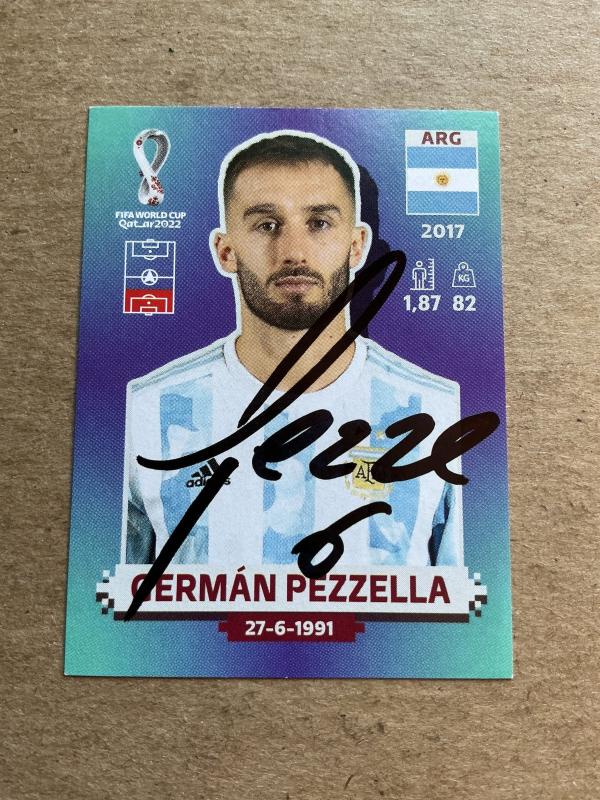 German Pezzella, Argentina 🇦🇷 FIFA World Cup 2022 Panini hand signed - Autographs-World