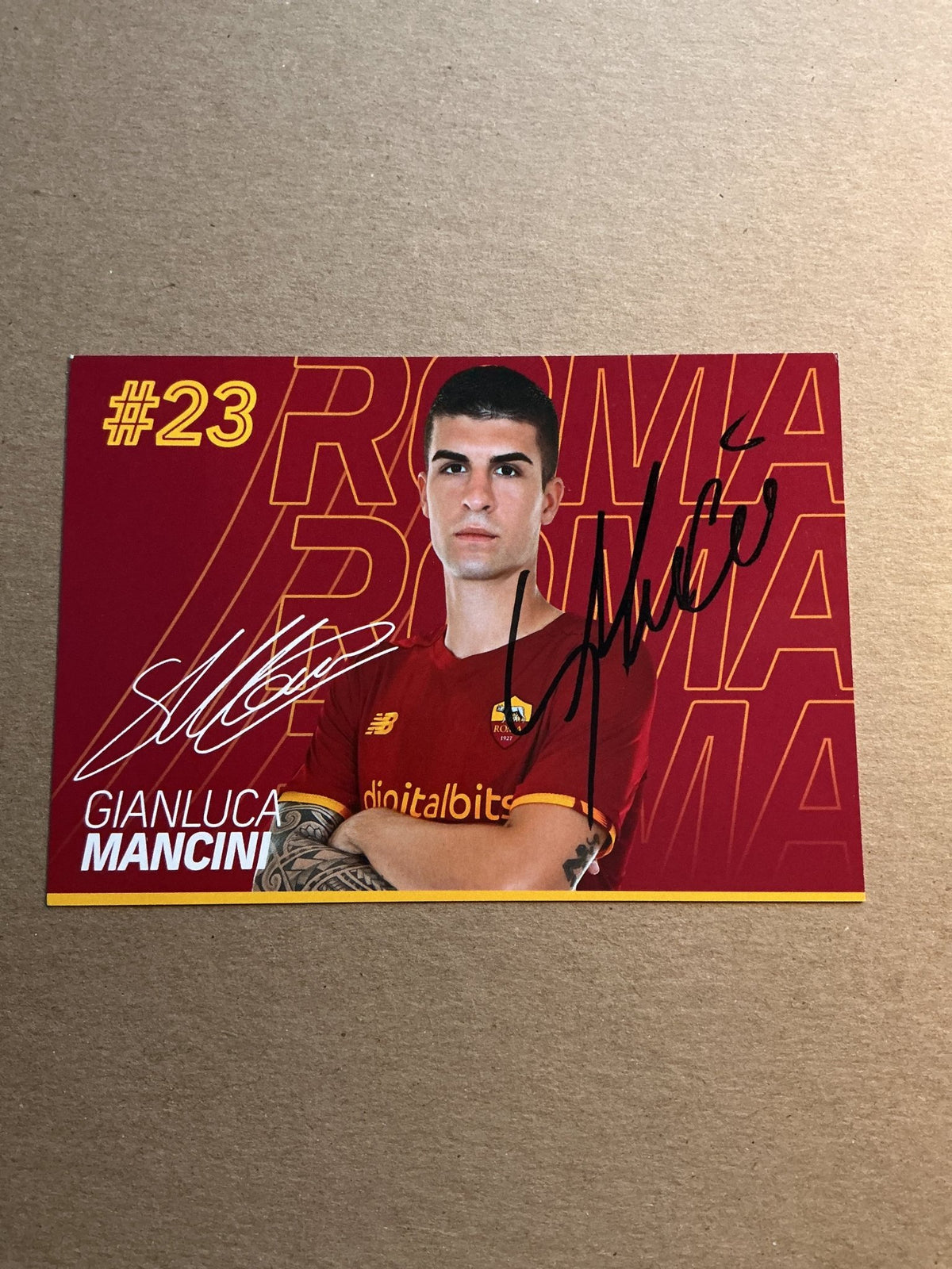 Gianluca Mancini, Italy 🇮🇹 AS Roma 2021/22 hand signed - Autographs-World
