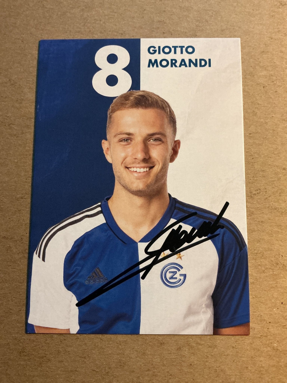 Giotto Morandi, Switzerland 🇨🇭 Grasshopper Zürich 2022/23 hand signed - Autographs-World