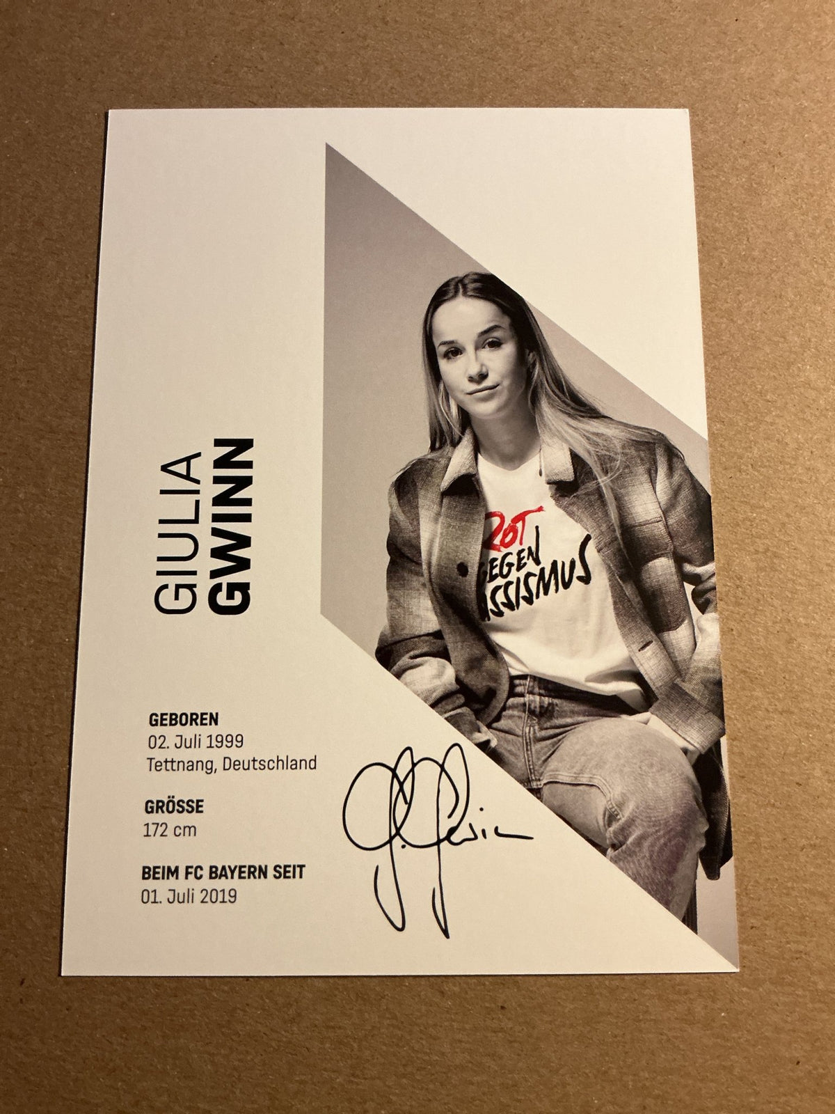Giulia Gwinn, Germany 🇩🇪 FC Bayern München 2023/24 hand signed - Autographs-World