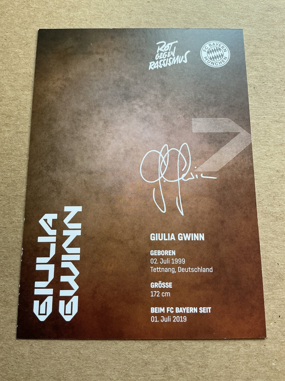 Giulia Gwinn, Germany 🇩🇪 FC Bayern Munich 2024/25 hand signed - Autographs-World