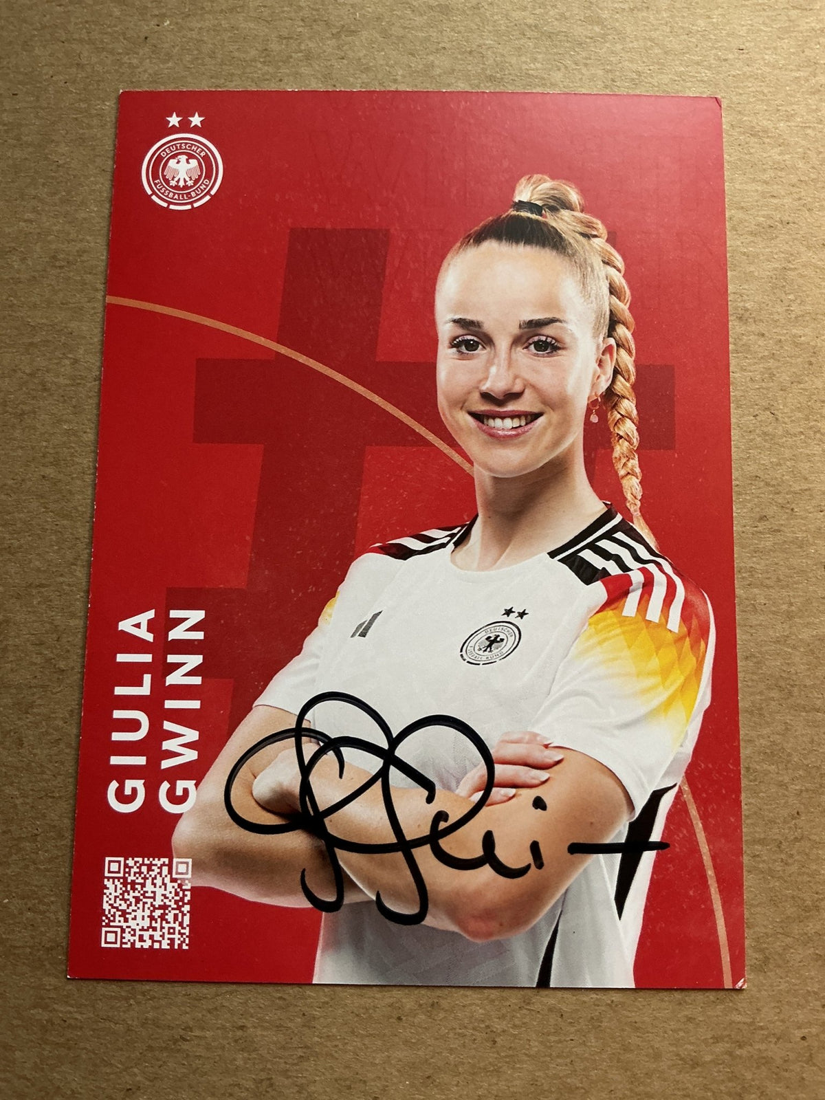 Giulia Gwinn, Germany 🇩🇪 Summer Olympics 2024 hand signed - Autographs-World
