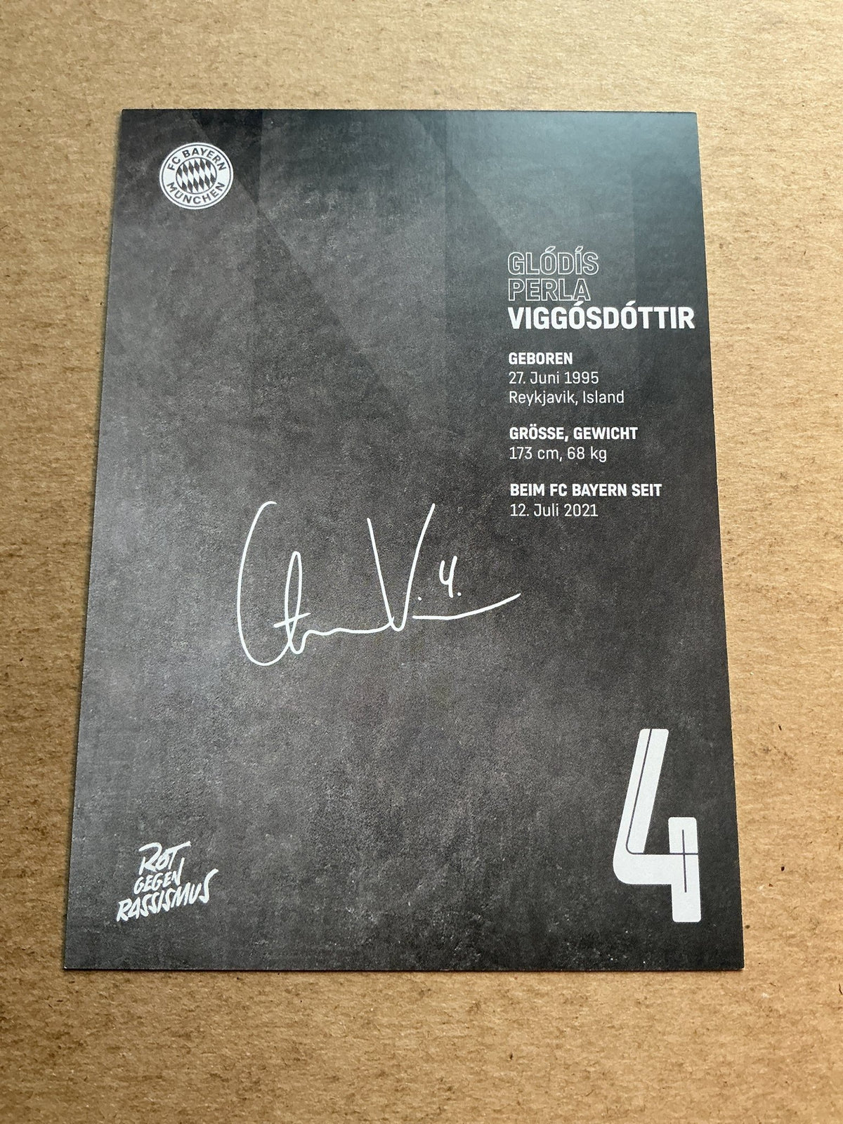 Glódís Perla Viggósdóttir, Iceland 🇮🇸 FC Bayern München 2022/23 hand signed - Autographs-World