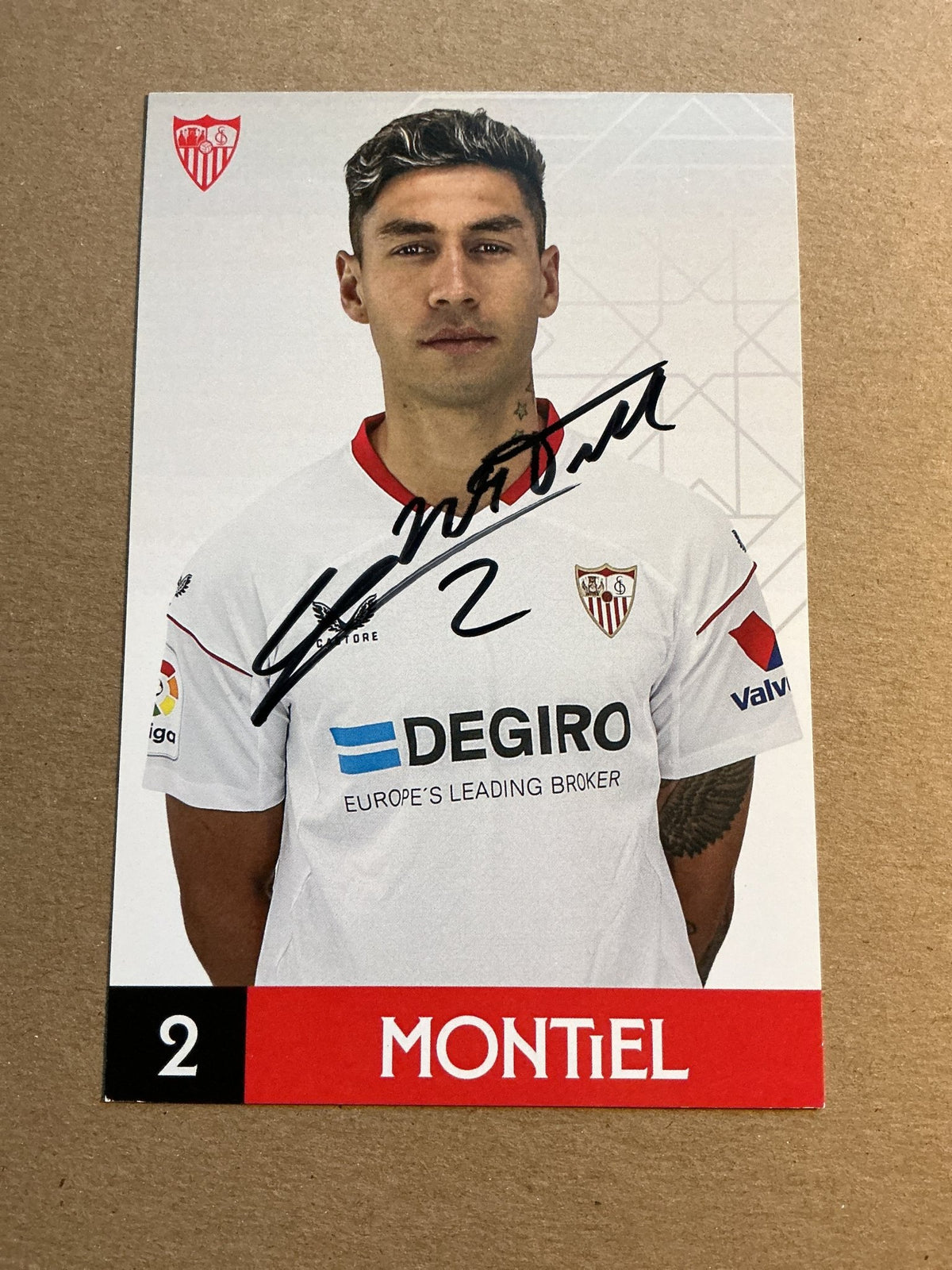 Gonzalo Montiel, Argentina 🇦🇷 Sevilla FC 2022/23 hand signed - Autographs-World