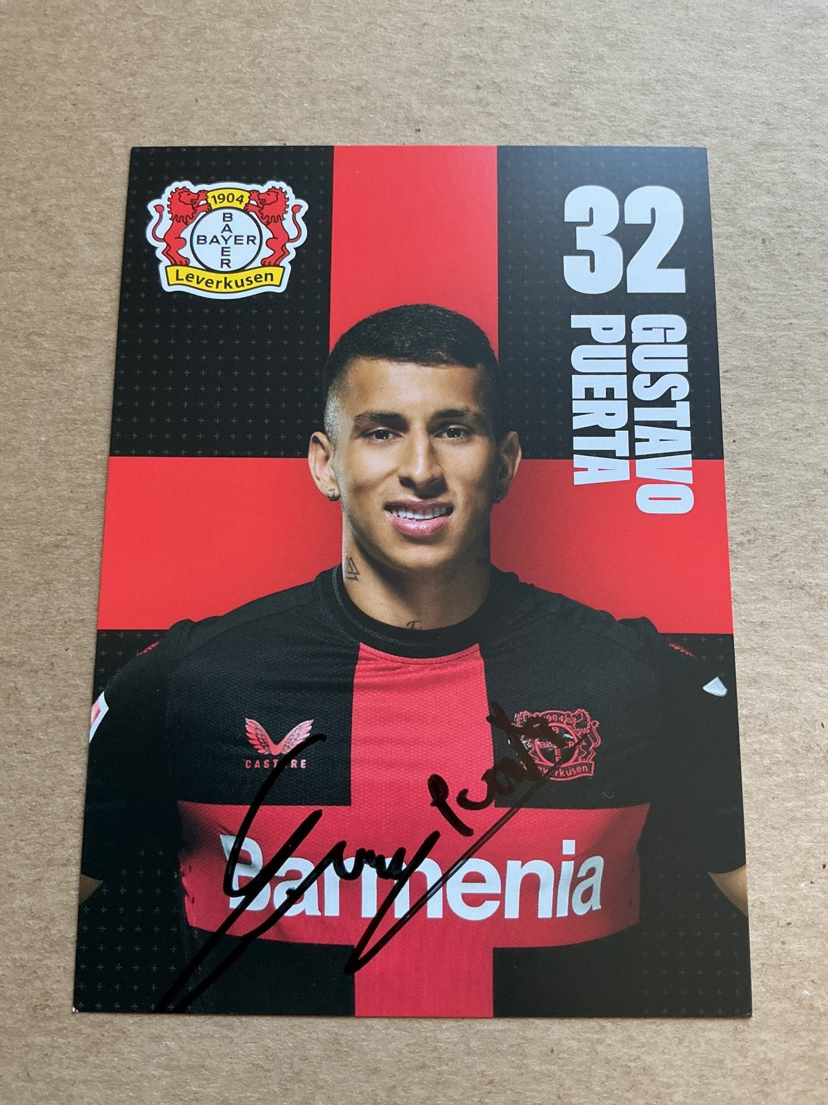 Gustavo Puerta, Colombia 🇨🇴 Bayer 04 Leverkusen 2023/24 hand signed - Autographs-World