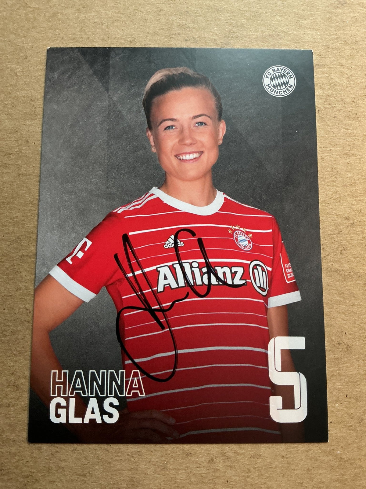 Hanna Glas, Sweden 🇸🇪 FC Bayern München 2022/23 hand signed - Autographs-World