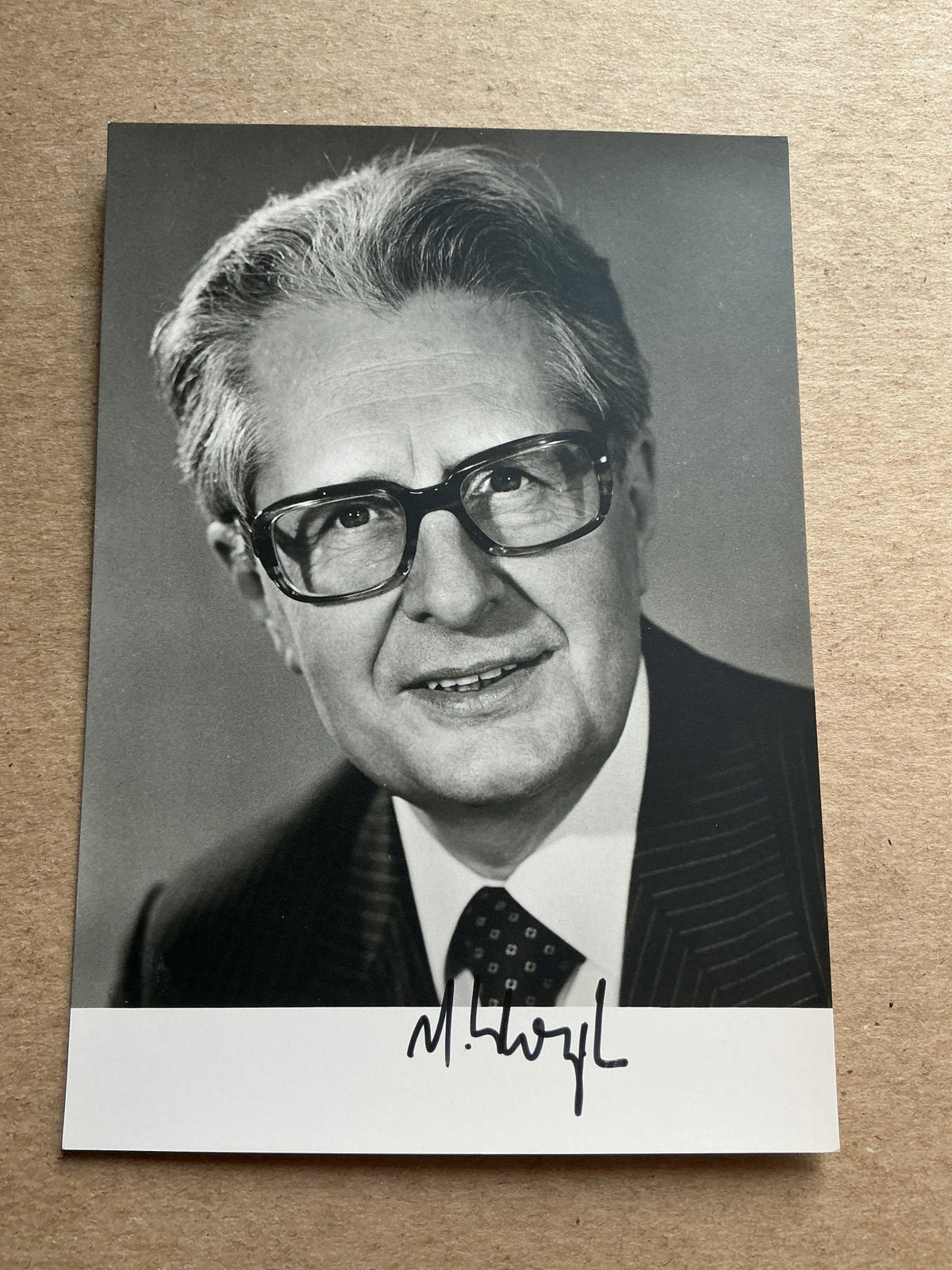 Hans-Jochen Vogel, Germany 🇩🇪 Minister of Justice hand signed - Autographs-World