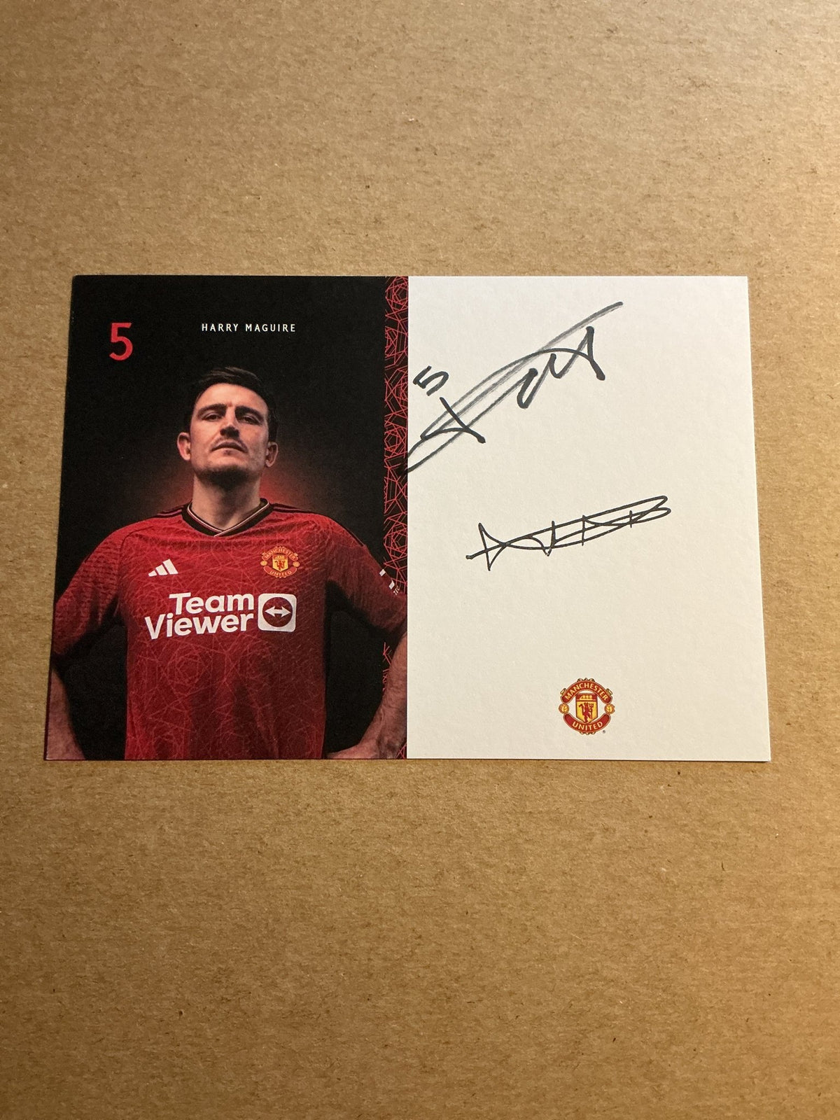Harry Maguire, England 🏴󠁧󠁢󠁥󠁮󠁧󠁿 Manchester United 2023/24 hand signed - Autographs-World