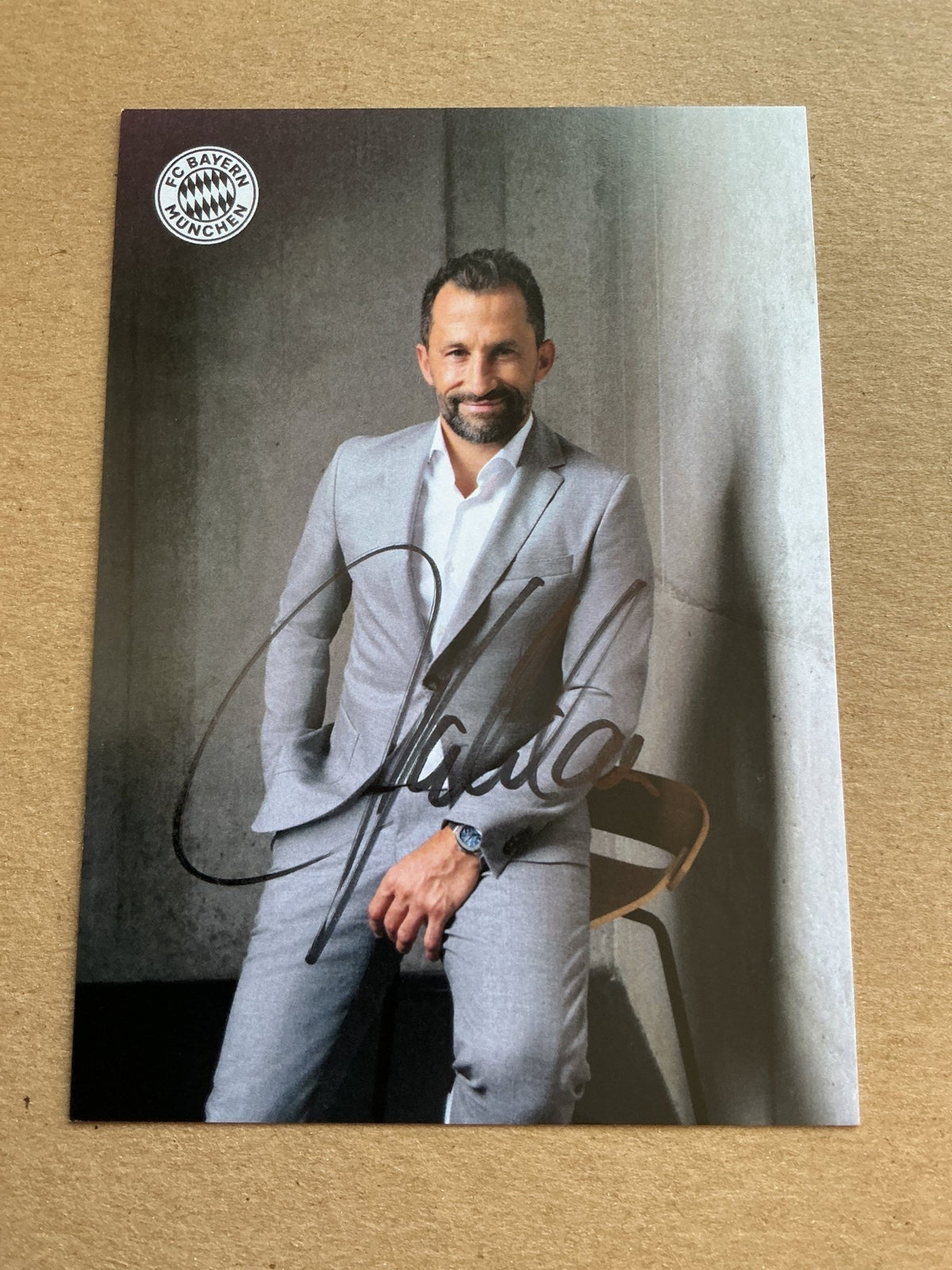 Hasan Salihamidžić, Bosnia 🇧🇦 FC Bayern München 2021/22 hand signed - Autographs-World
