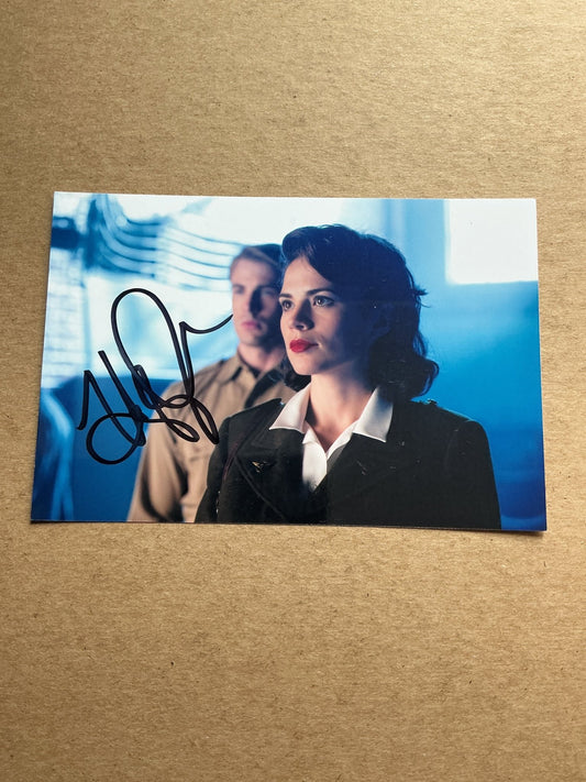 Hayley Atwell, Great Britain 🇬🇧 Actress hand signed - Autographs-World