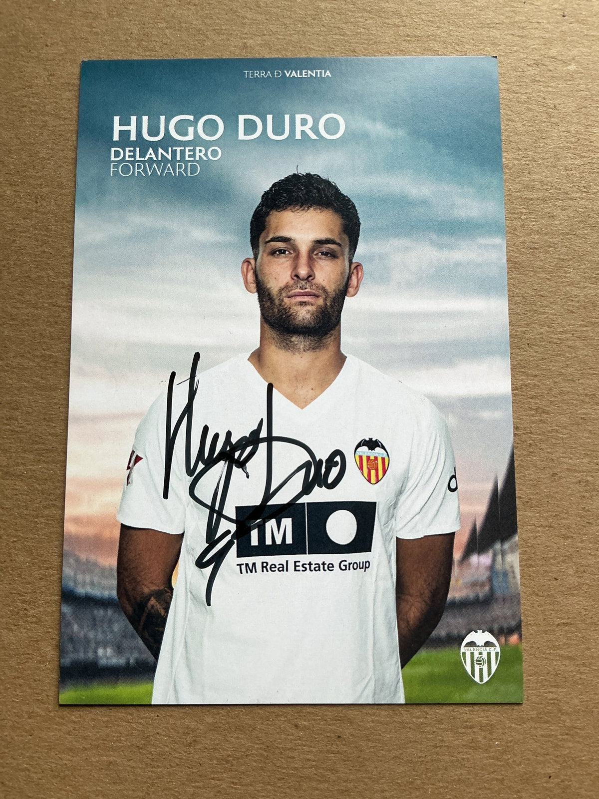 Hugo Duro, Spain 🇪🇸 Valencia CF 2025/26 hand signed - Autographs-World