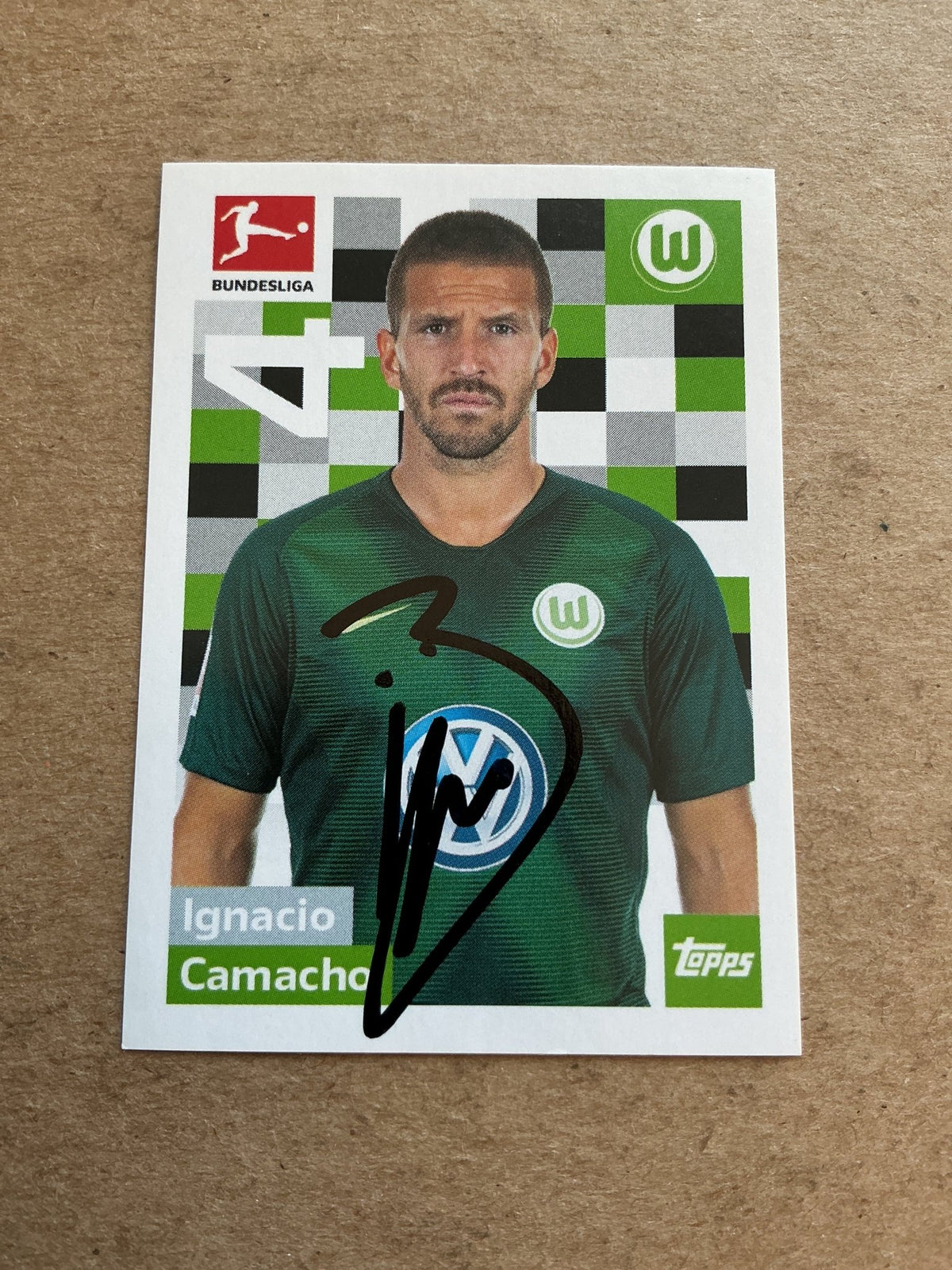 Ignacio Camacho, Spain 🇪🇸 VfL Wolfsburg 2018/19 Topps hand signed - Autographs-World