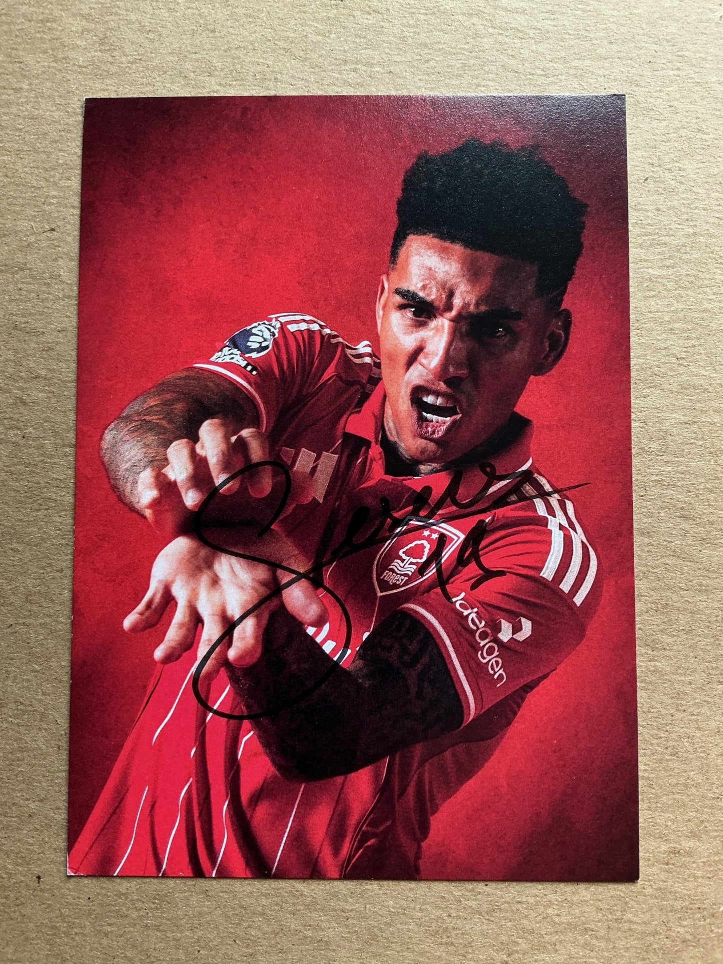 Igor Jesus, Brazil 🇧🇷 Nottingham Forest 2025/26 hand signed - Autographs-World
