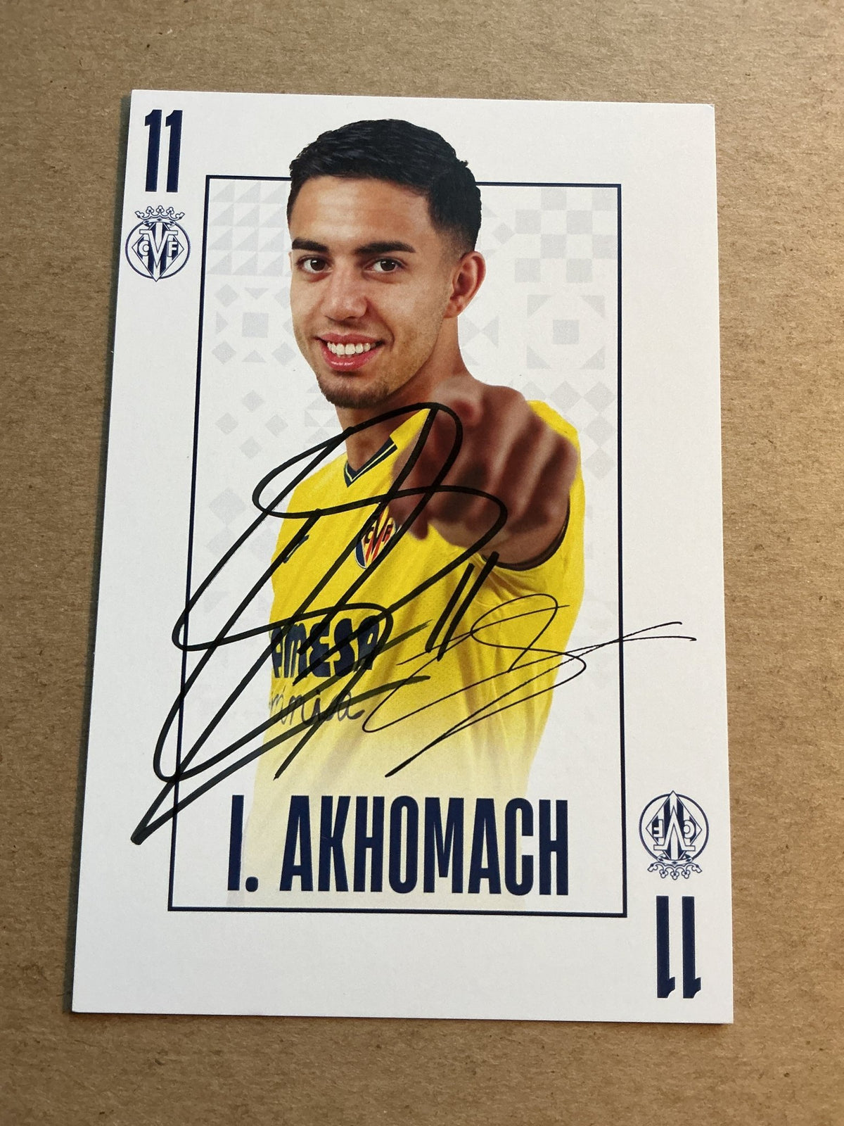 Ilias Akhomach, Morocco 🇲🇦 Villarreal CF 2024/25 hand signed - Autographs-World