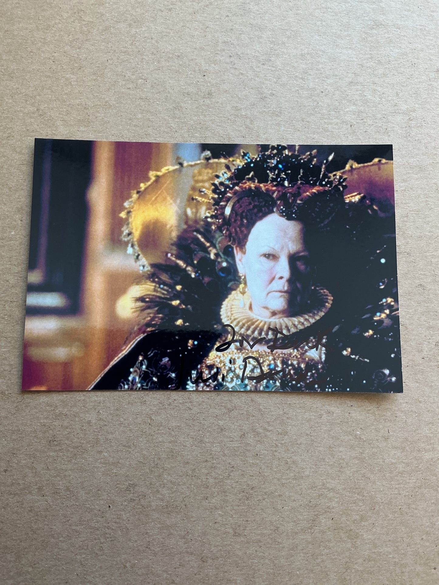 Judi Dench, England 🏴󠁧󠁢󠁥󠁮󠁧󠁿 Actress hand signed