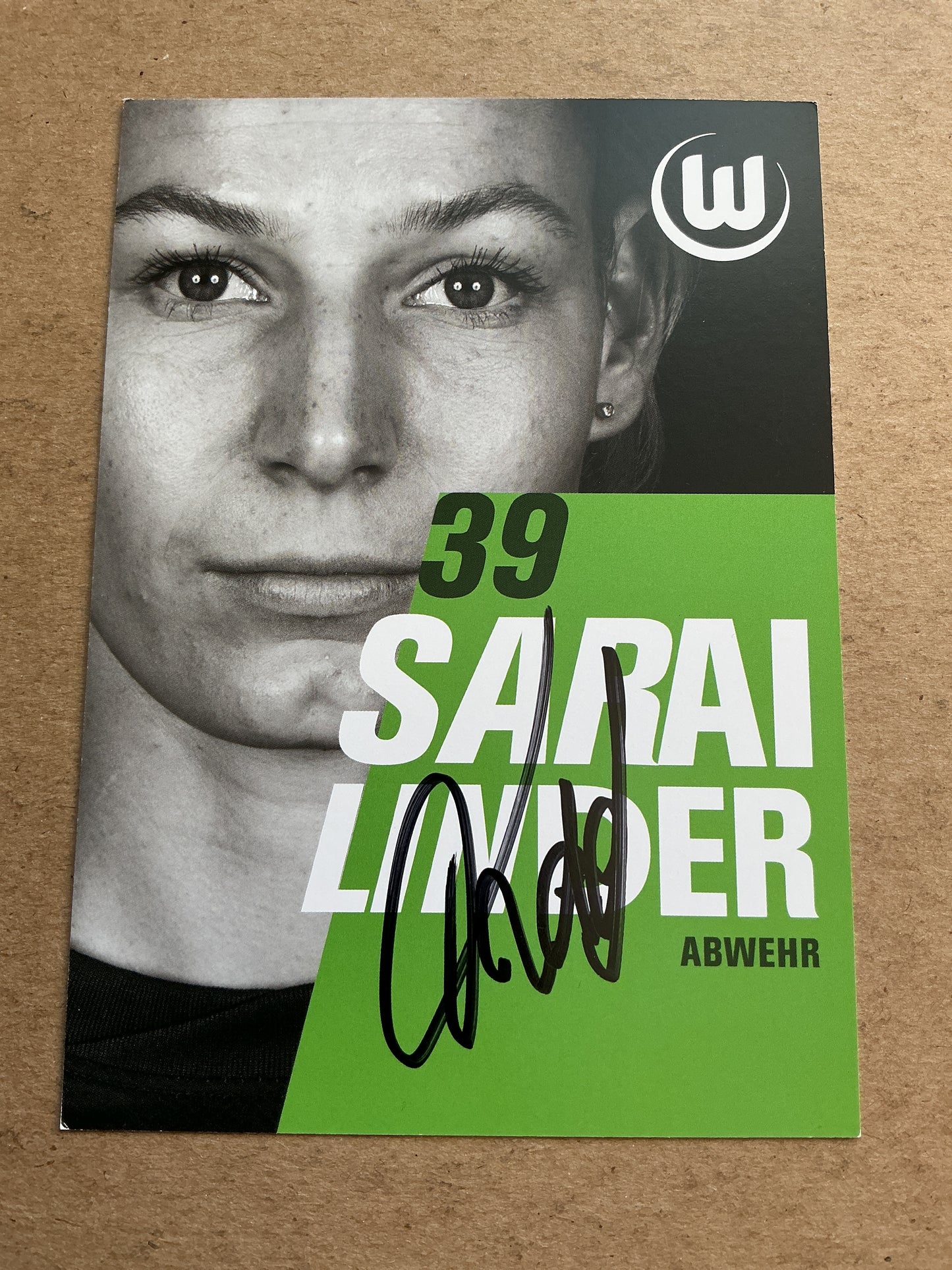 Sarai Linder, Germany 🇩🇪 VfL Wolfsburg 2025/26 hand signed