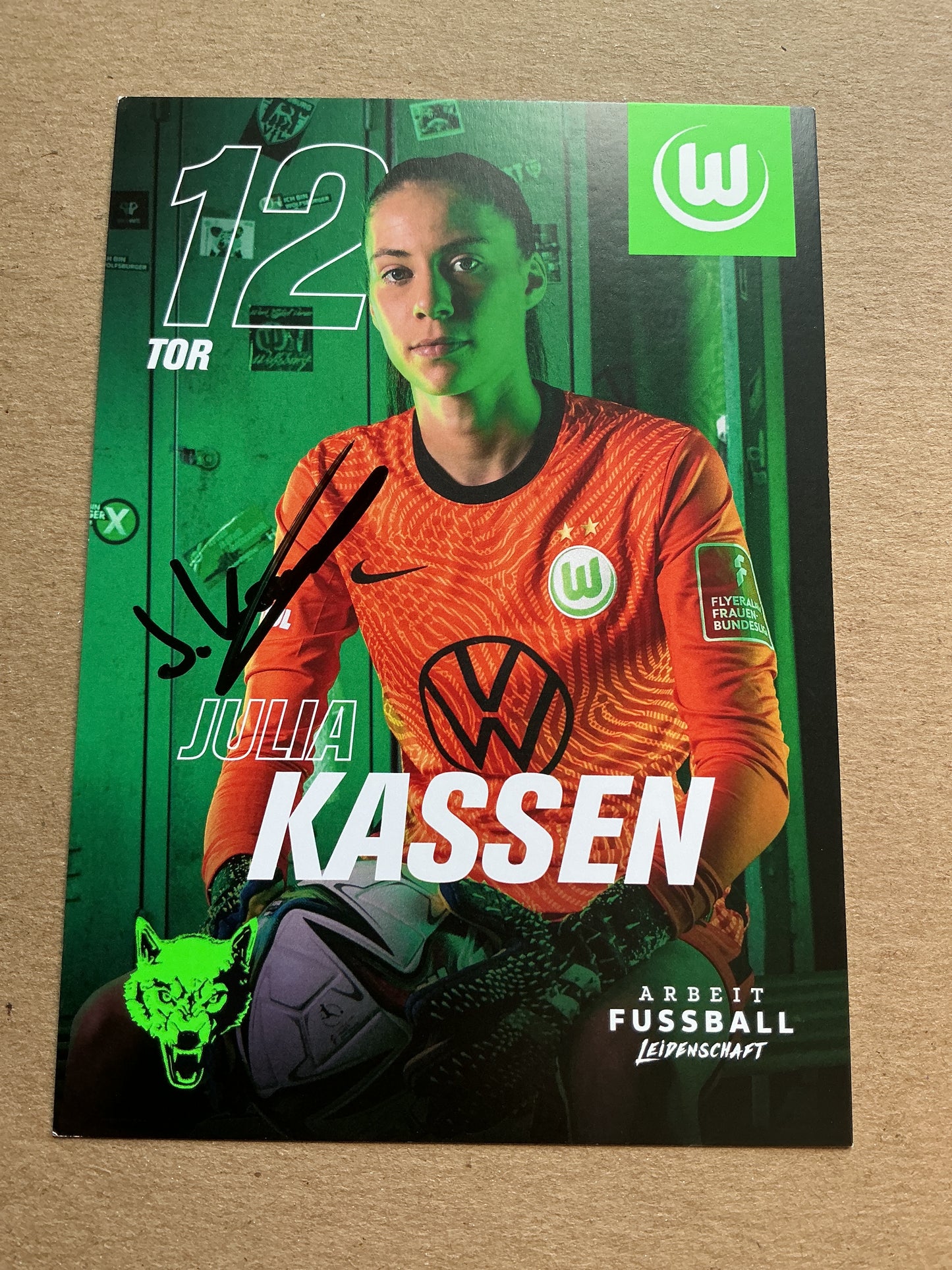 Julia Kassen, Germany 🇩🇪 VfL Wolfsburg 2021/22 hand signed