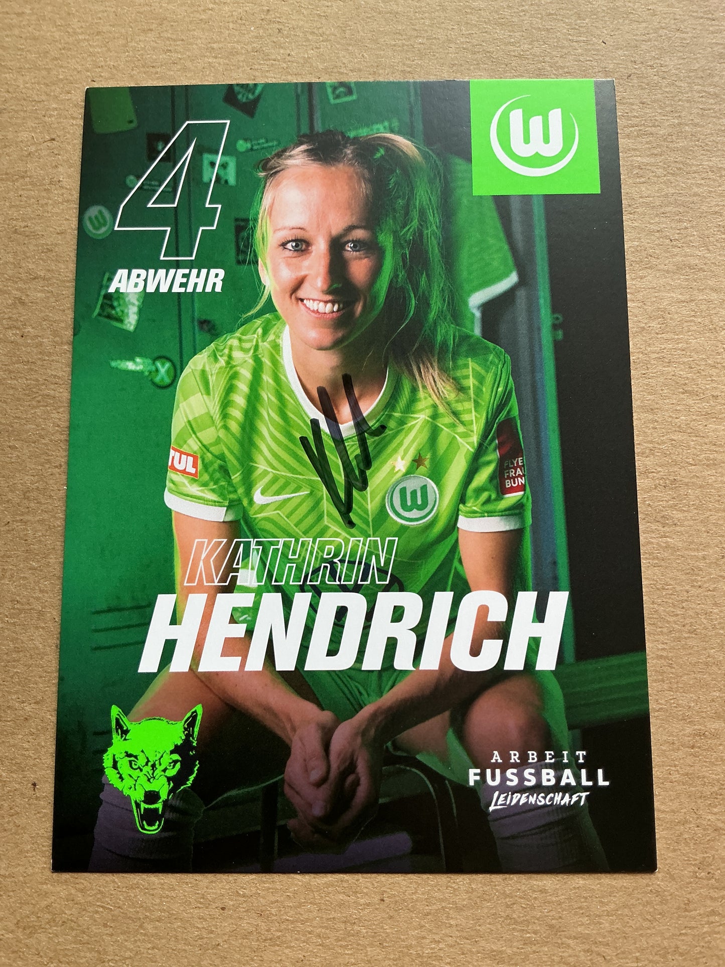 Kathrin Hendrich, Germany 🇩🇪 VfL Wolfsburg 2021/22 hand signed
