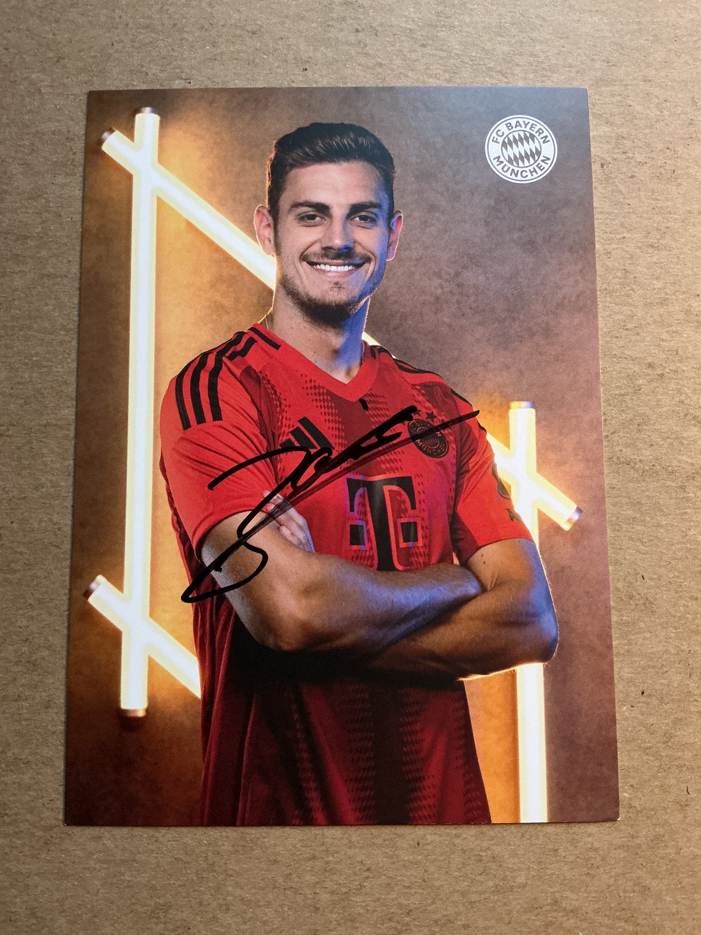 Josip Stanisić, Croatia 🇭🇷 FC Bayern München 2024/25 hand signed
