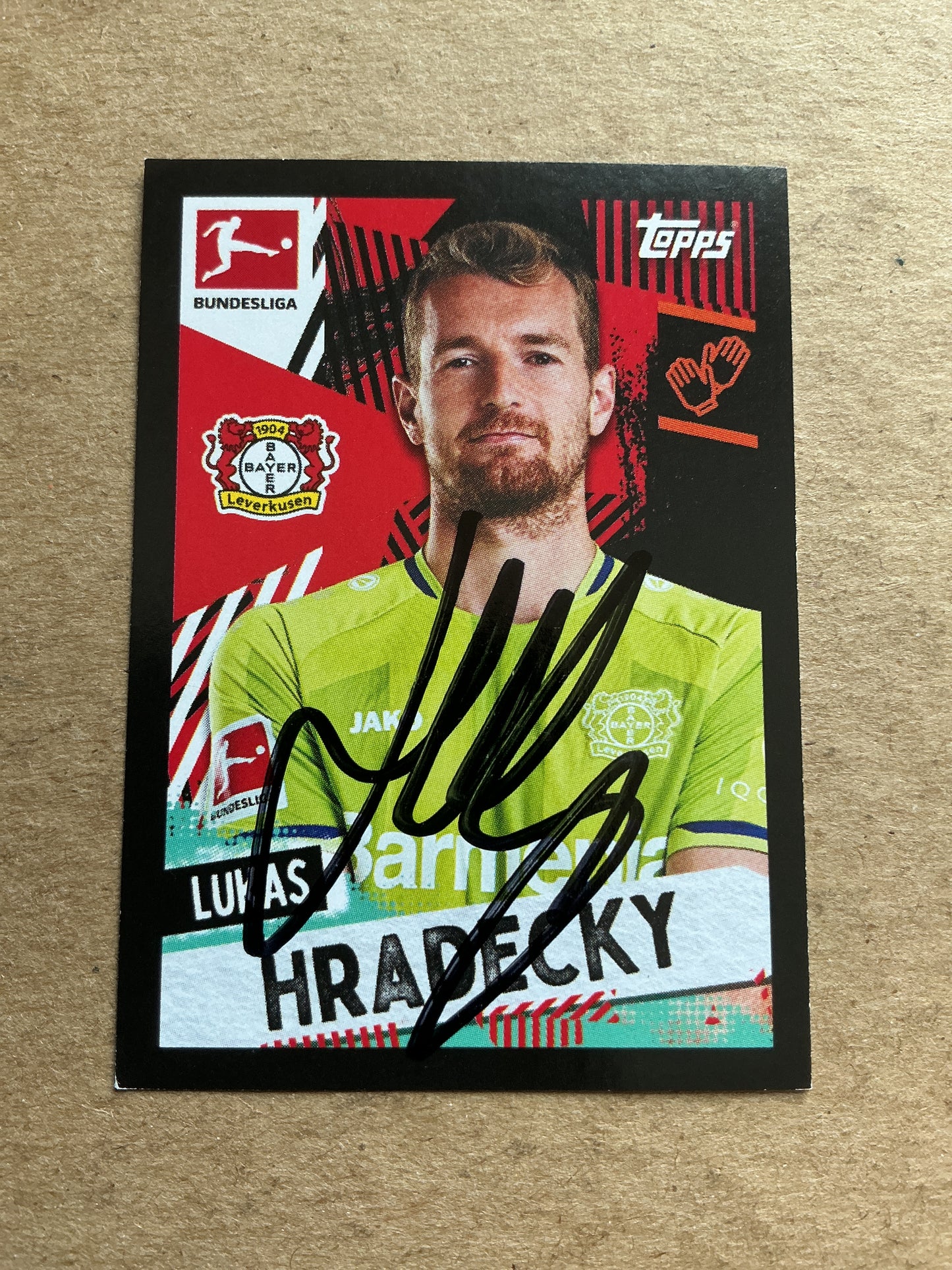 Lukas Hradecky, Finland 🇫🇮 Bayer 04 Leverkusen 2021/22 Topps hand signed