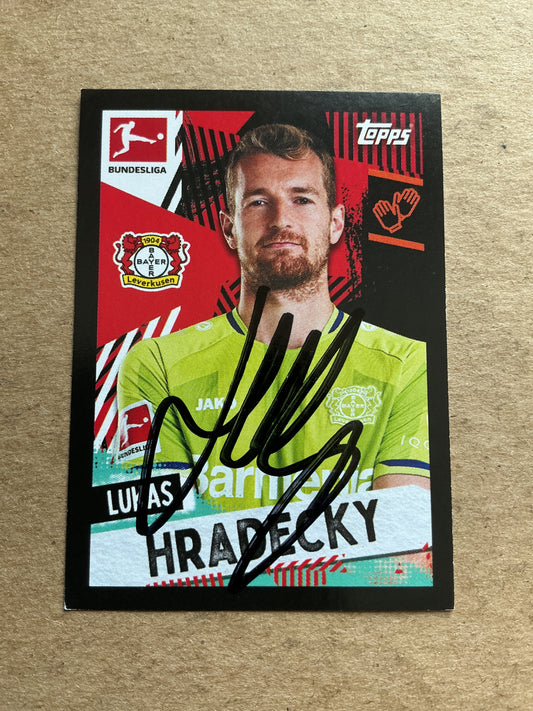 Lukas Hradecky, Finland 🇫🇮 Bayer 04 Leverkusen 2021/22 Topps hand signed