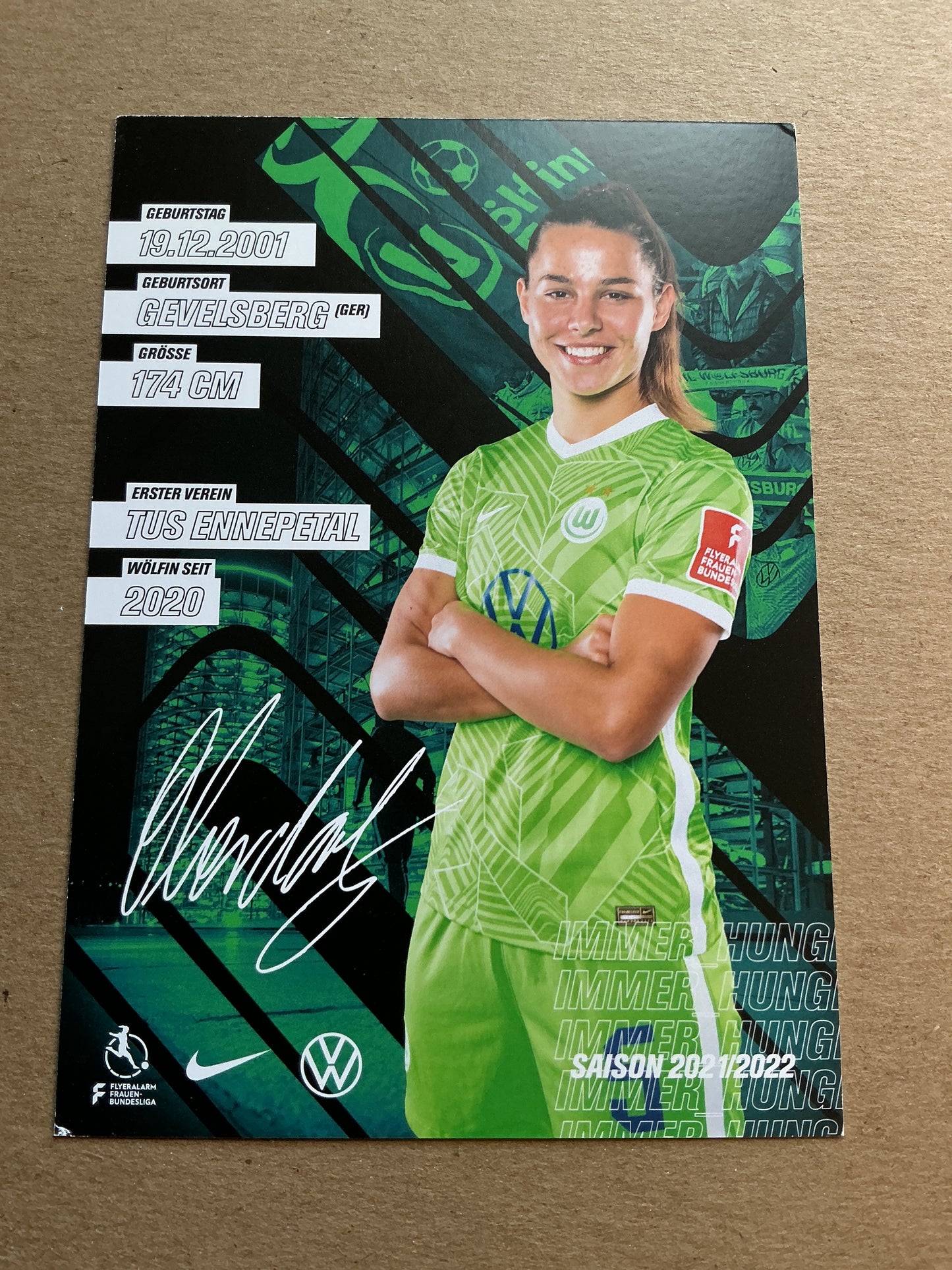 Lena Oberdorf, Germany 🇩🇪 VfL Wolfsburg 2021/22 hand signed