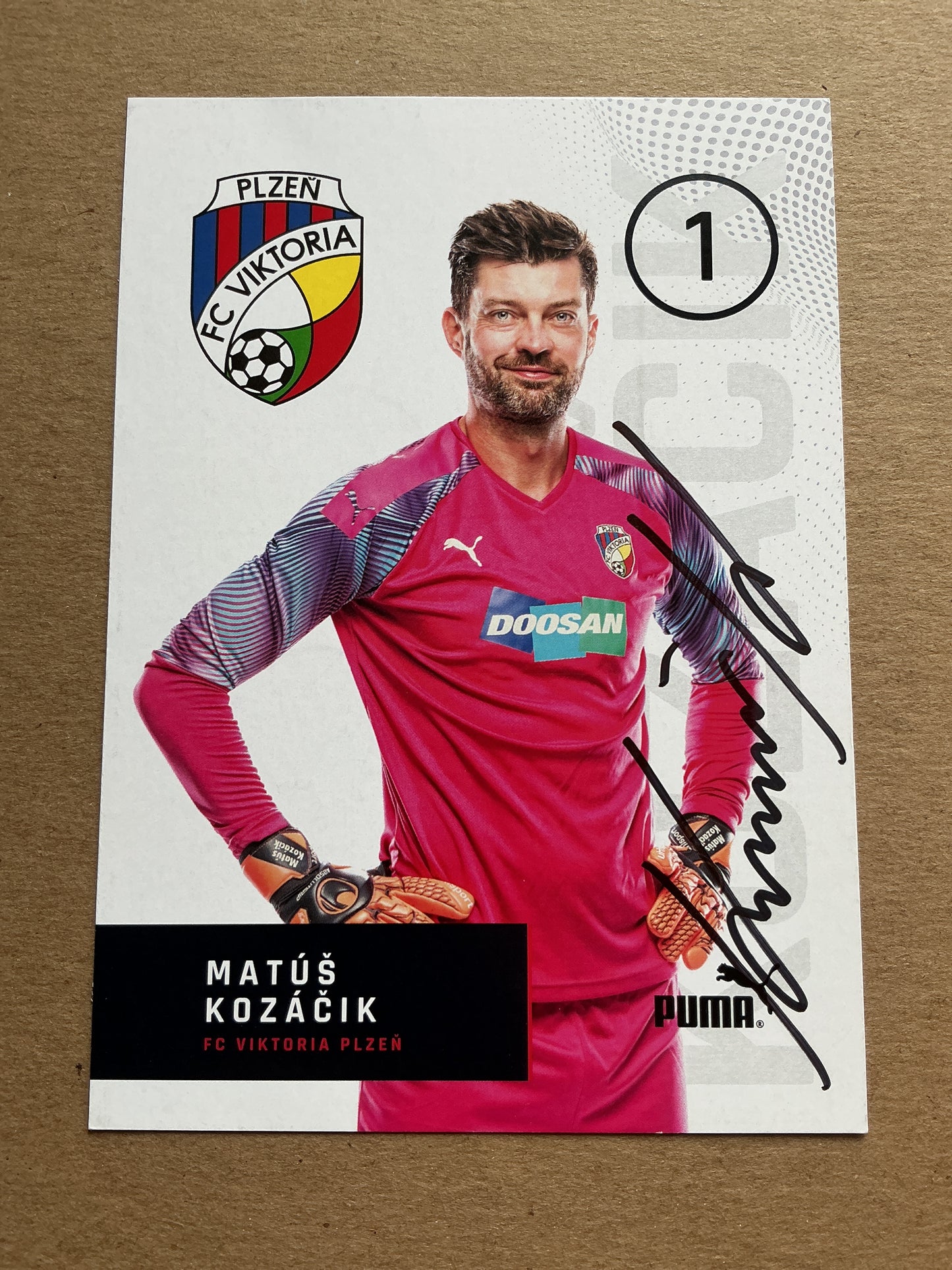 Matúš Kozáčik, Slovakia 🇸🇰 FC Viktoria Plzeň 2019/20 hand signed