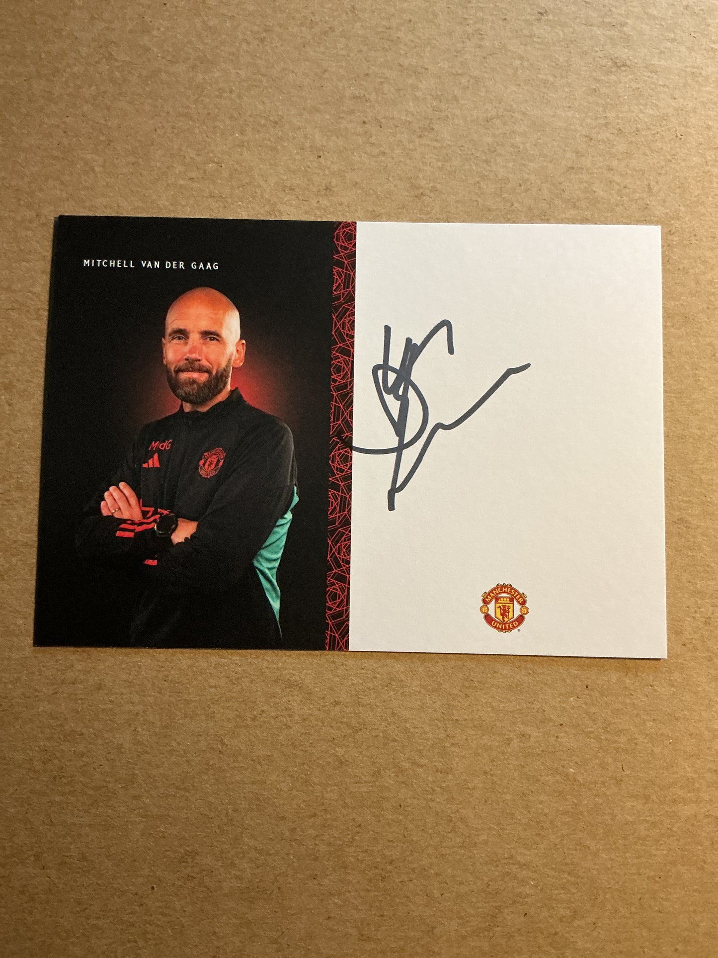 Mitchell van der Gaag, Netherlands 🇳🇱 Manchester United 2023/24 hand signed