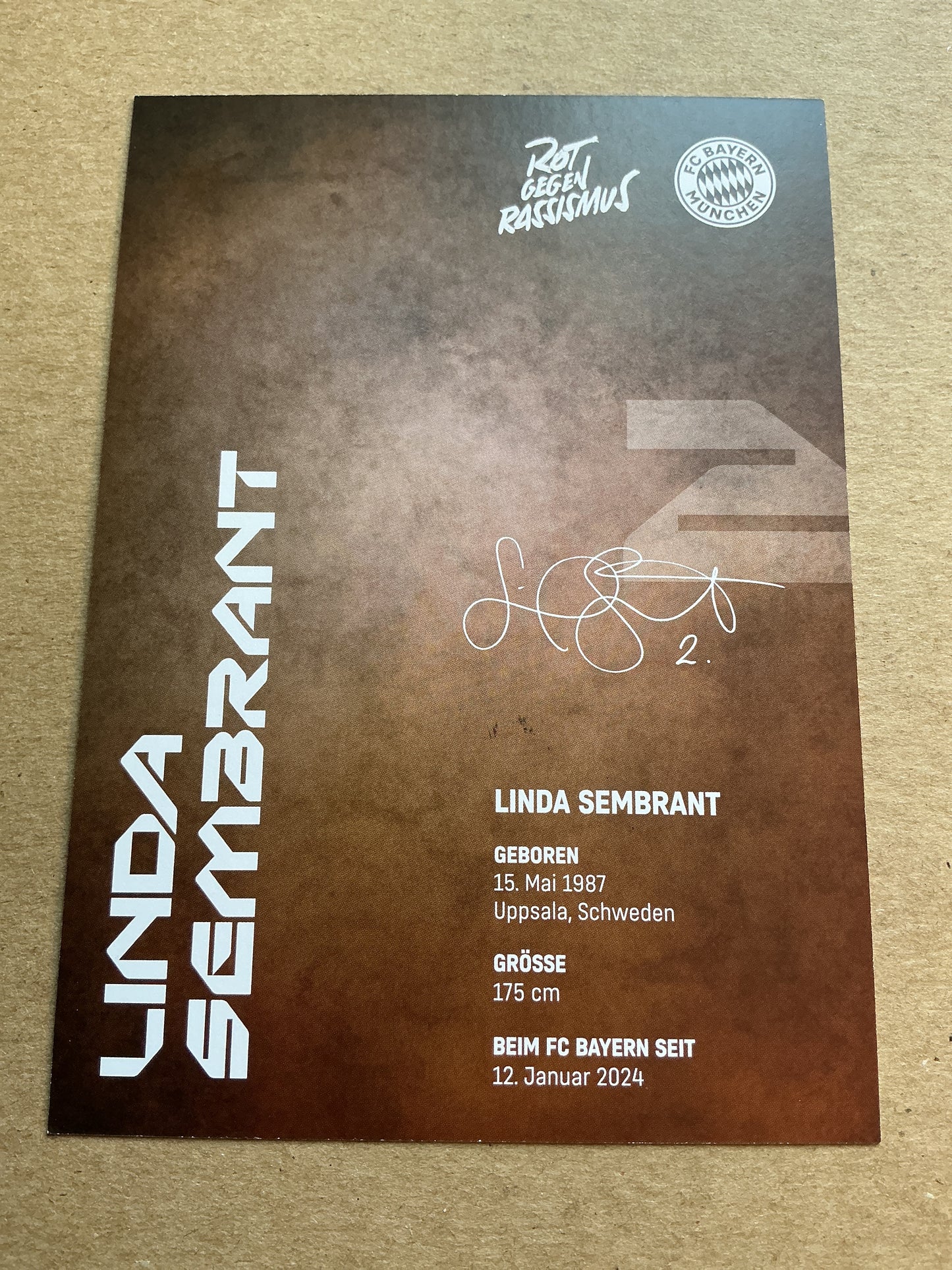 Linda Sembrandt, Sweden 🇸🇪 FC Bayern Munich 2024/25 hand signed