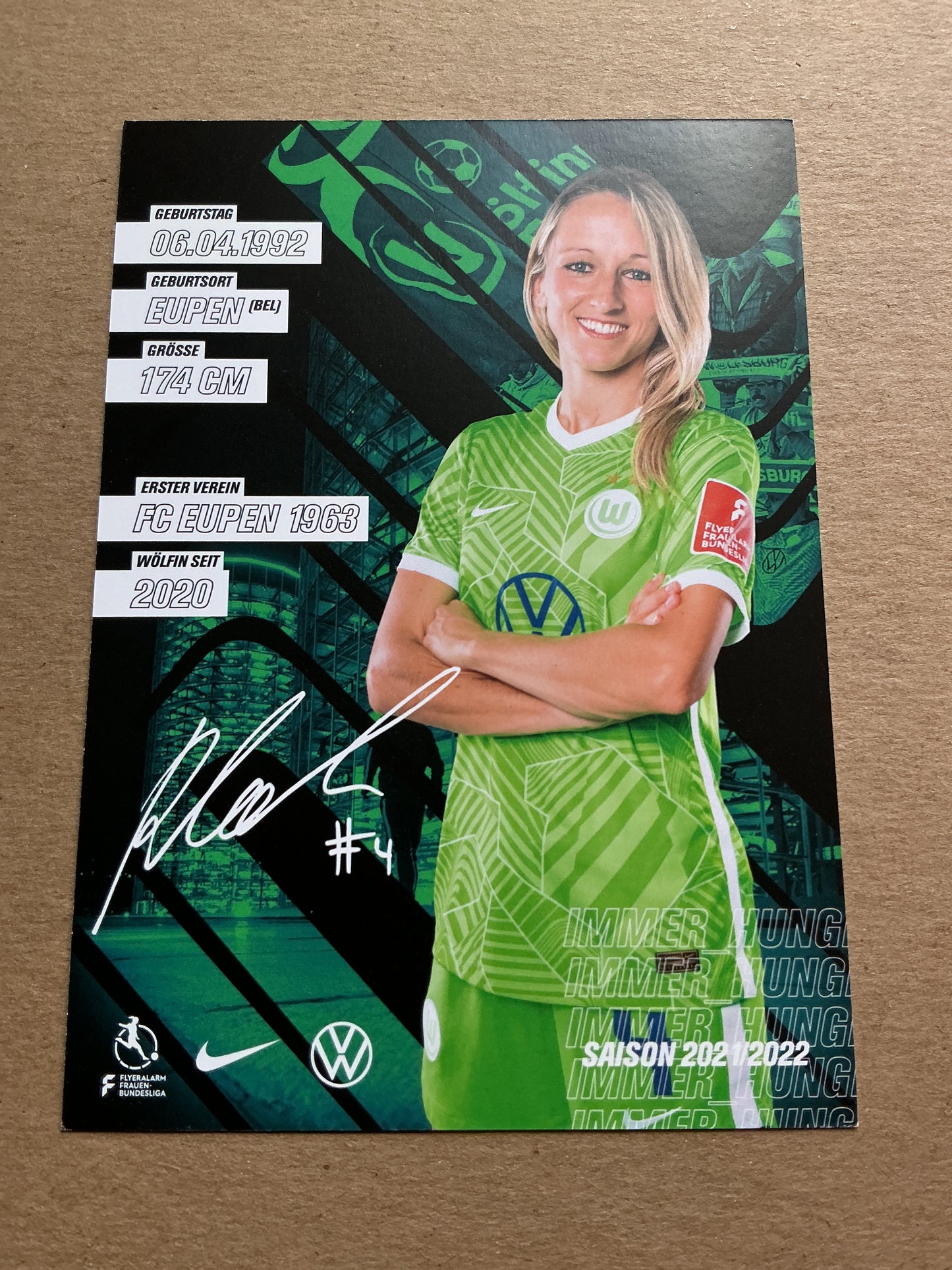 Kathrin Hendrich, Germany 🇩🇪 VfL Wolfsburg 2021/22 hand signed
