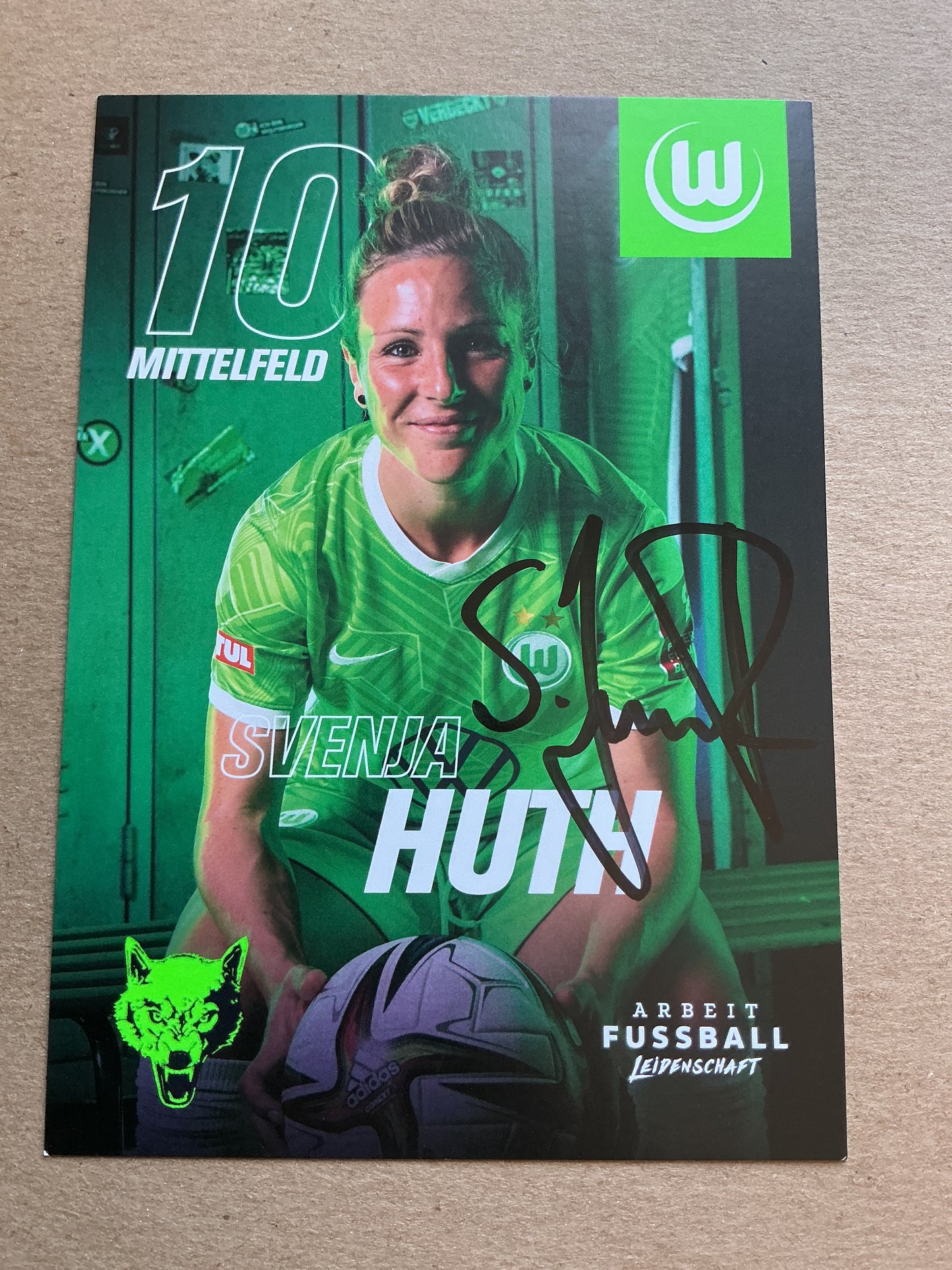 Svenja Huth, Germany 🇩🇪 VfL Wolfsburg 2021/22 hand signed