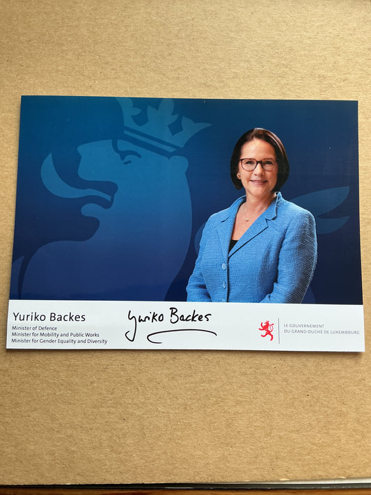 Yuriko Backes, Luxemburg 🇱🇺 Minister of Defence Politics 2025 hand signed