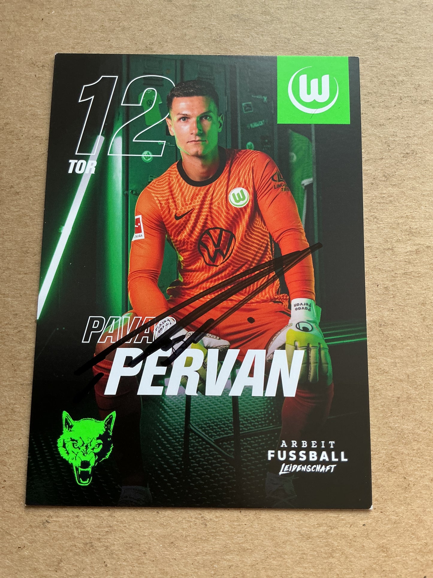 Pavao Pervan, Austria 🇦🇹 VfL Wolfsburg 2021/22 hand signed