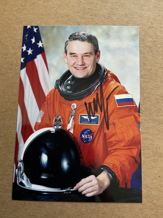 Valery Korzun, Russia 🇷🇺 Cosmonaut Space Other hand signed