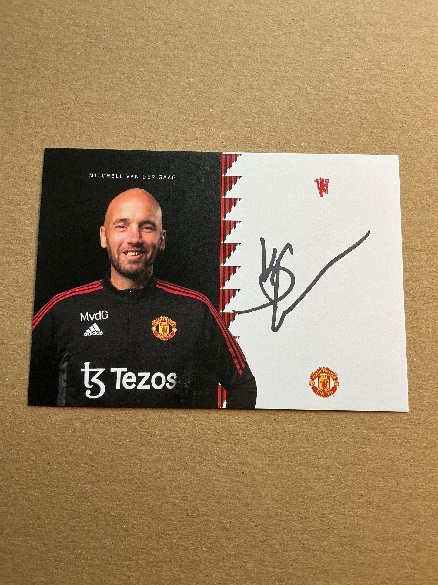 Mitchell van der Gaag, Netherlands 🇳🇱 Manchester United 2022/23 hand signed