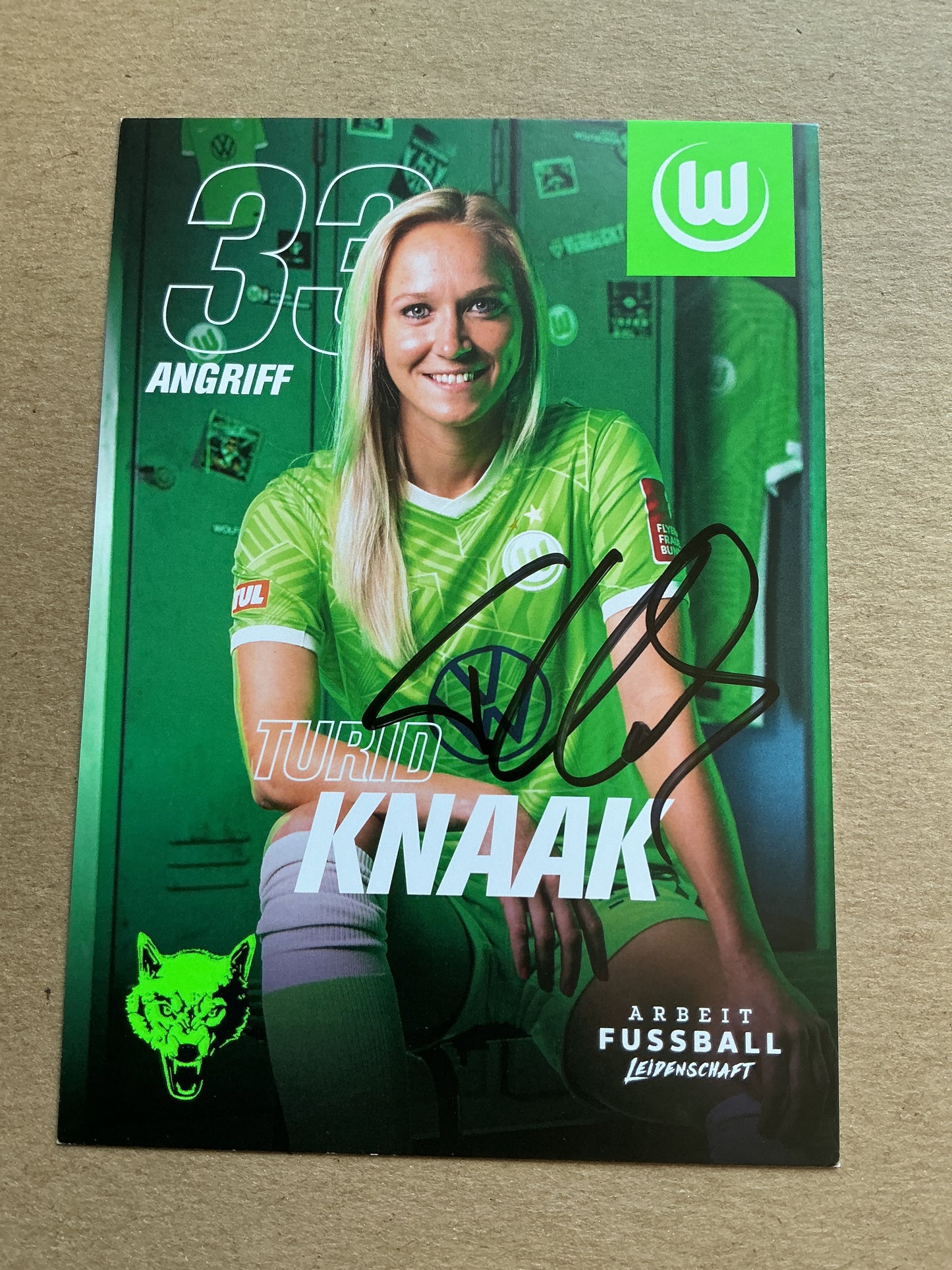 Turid Knaak, Germany 🇩🇪 VfL Wolfsburg 2021/22 hand signed