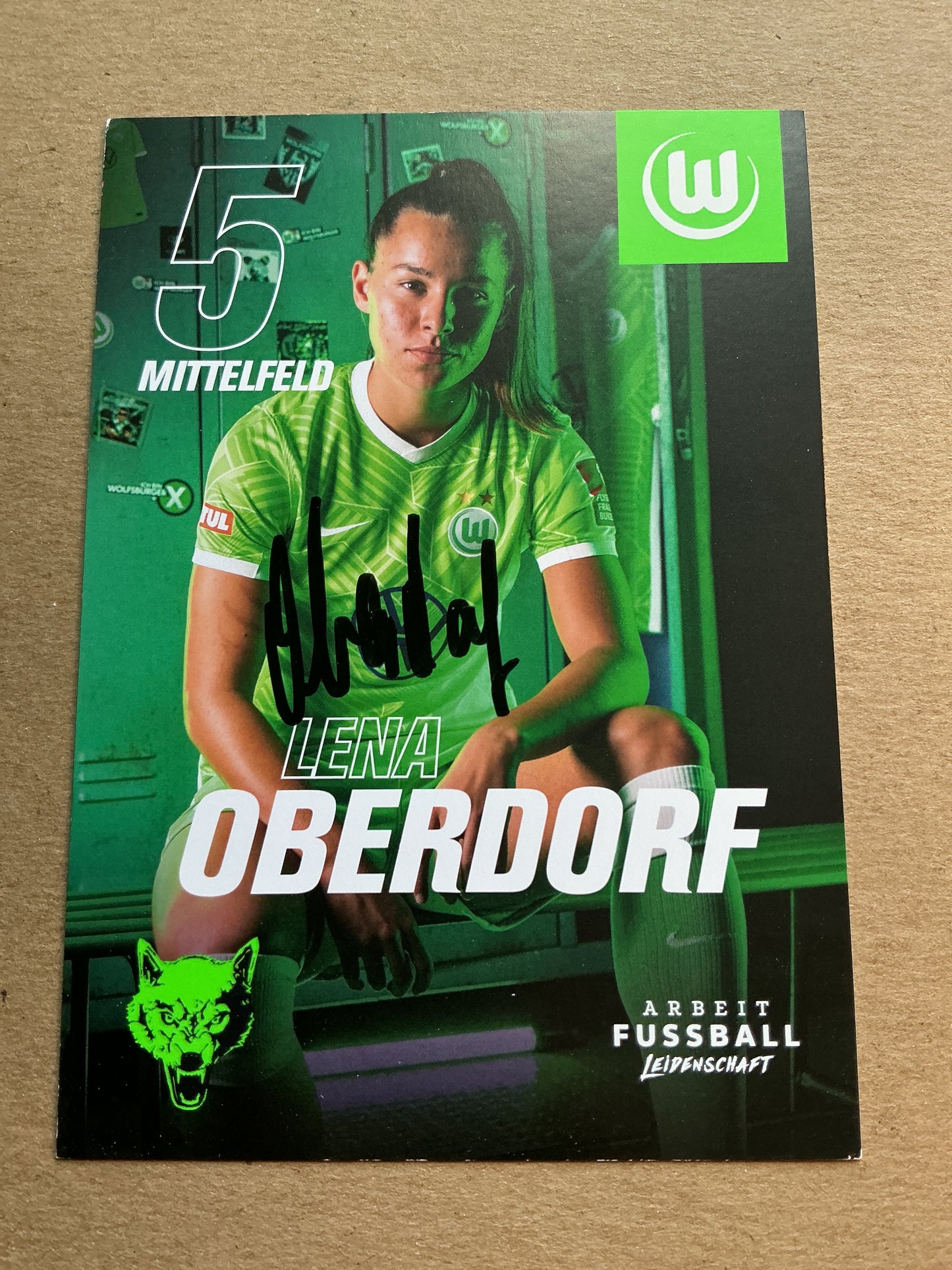 Lena Oberdorf, Germany 🇩🇪 VfL Wolfsburg 2021/22 hand signed