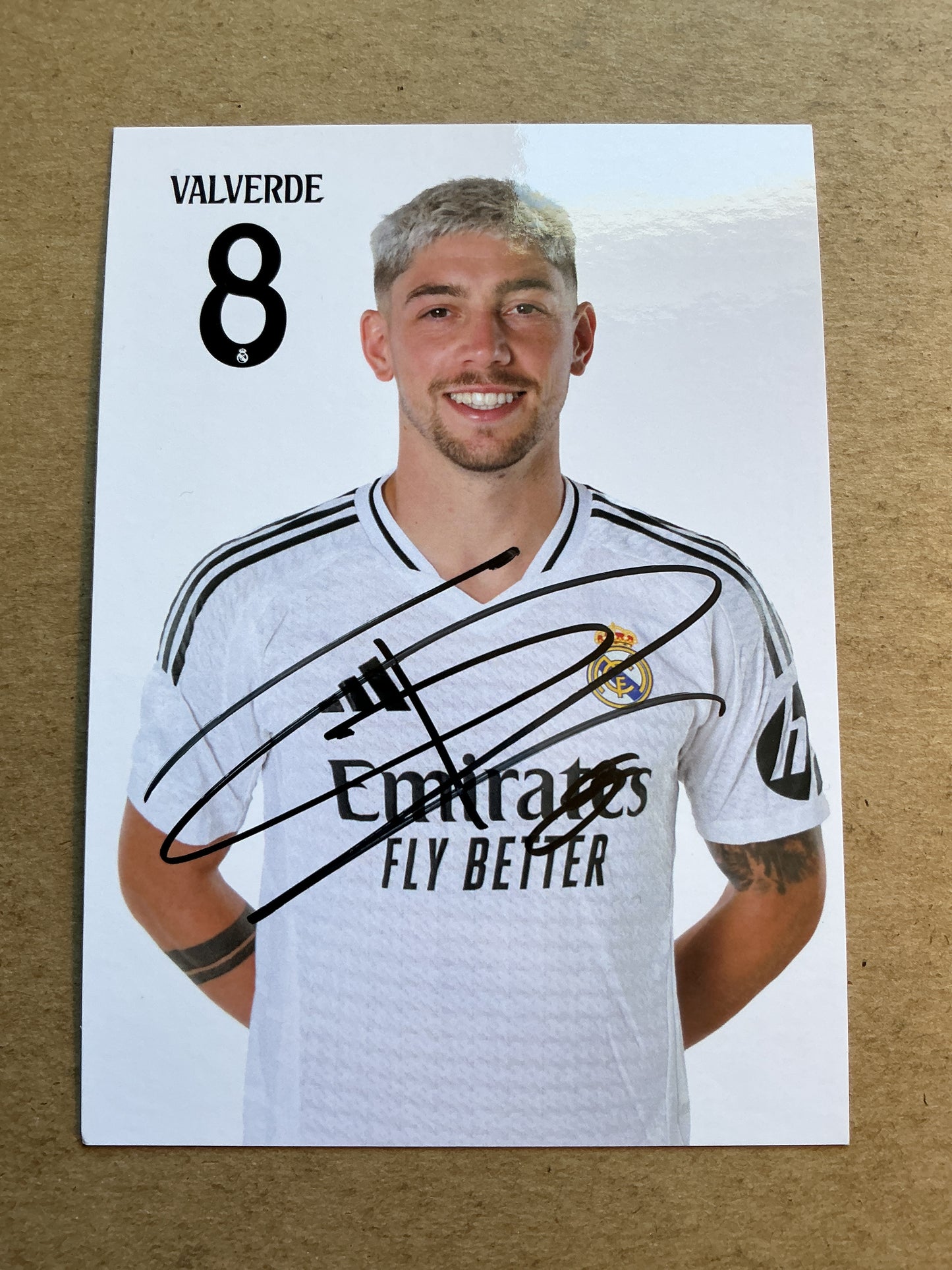 Federico Valverde, Uruguay 🇺🇾 Real Madrid 2024/25 hand signed