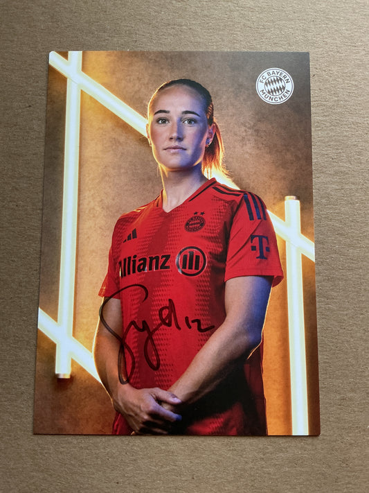 Sydney Lohmann, Germany 🇩🇪 FC Bayern Munich 2024/25 hand signed