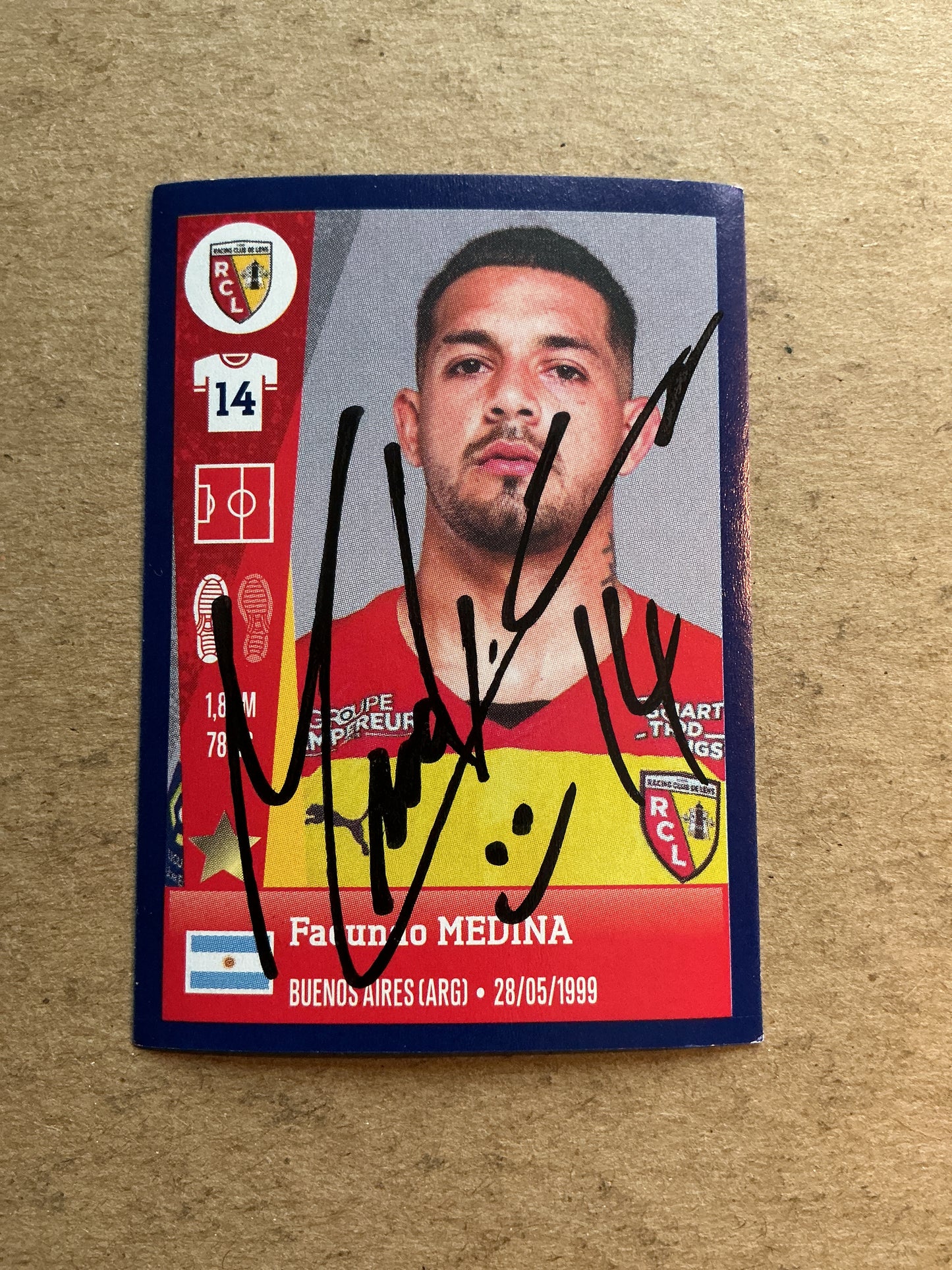 Facundo Medina, Argentina 🇦🇷 RC Lens 2023 Panini hand signed