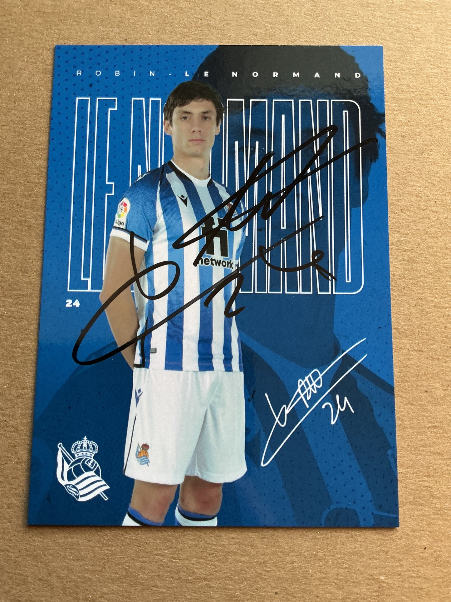 Robin Le Normand, Spain 🇪🇸 Real Sociedad 2021/22 hand signed