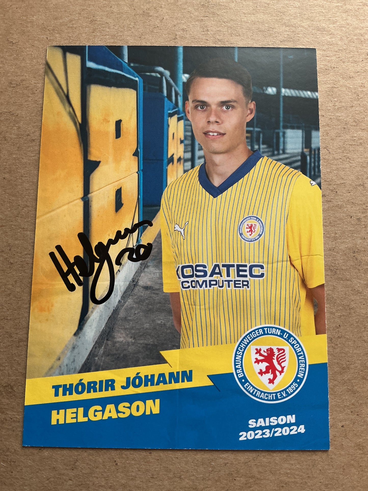 Thórir Jóhann Helgason, Iceland 🇮🇸 Eintracht Braunschweig 2023/24 hand signed