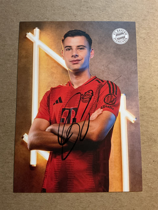 Gabriel Vidović, Croatia 🇭🇷 FC Bayern München 2024/25 hand signed