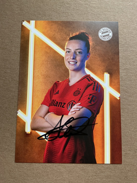 Alara Sehitler, Germany 🇩🇪 FC Bayern Munich 2024/25 hand signed